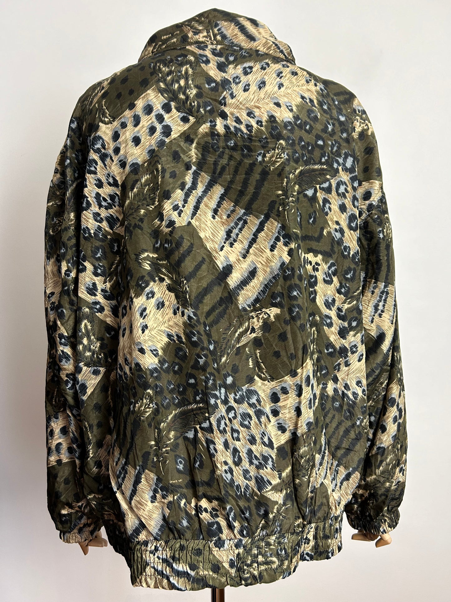 Vintage 1980s/1990s ACTIVE STUDIO Up To Size 16 Khaki Green & Beige Animal & Feather Print Shell Style Jacket