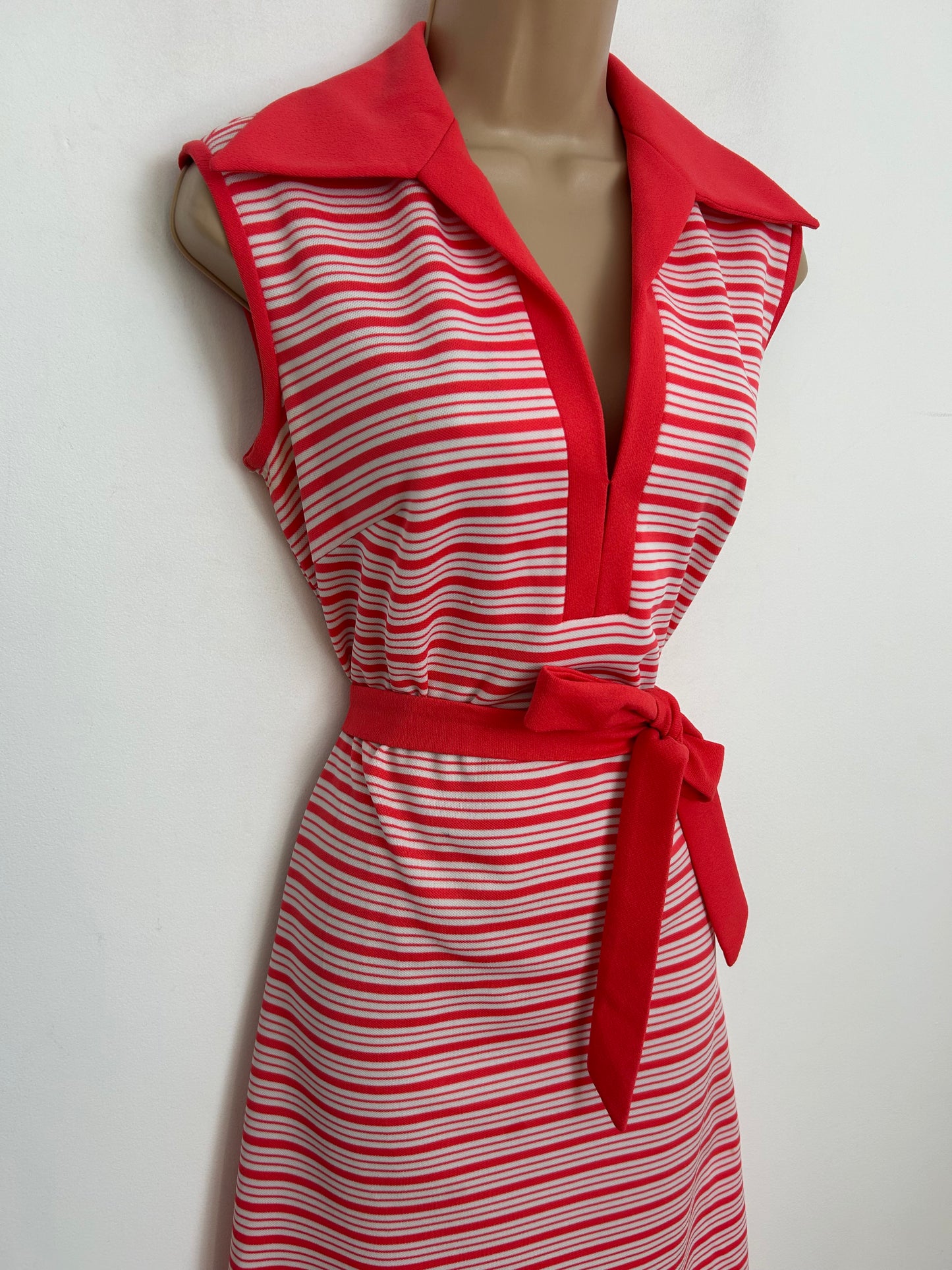 Vintage 1970s Size 12-14 Dark Pink & White Stripe Print Sleeveless Belted Mod Dress