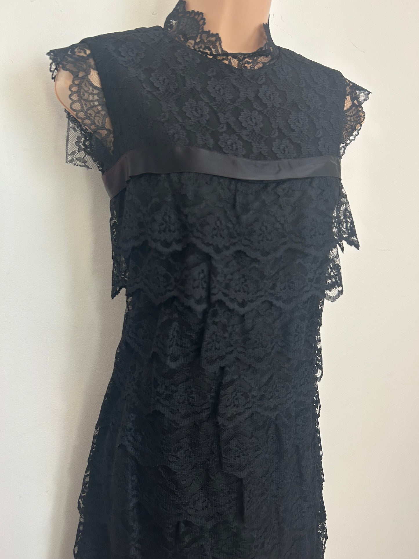 Vintage 1960s POLLY PECK BY SYBIL ZELKER Size 6-8 Black Lace Layered Satin Ribbon Trim Evening Shift Dress