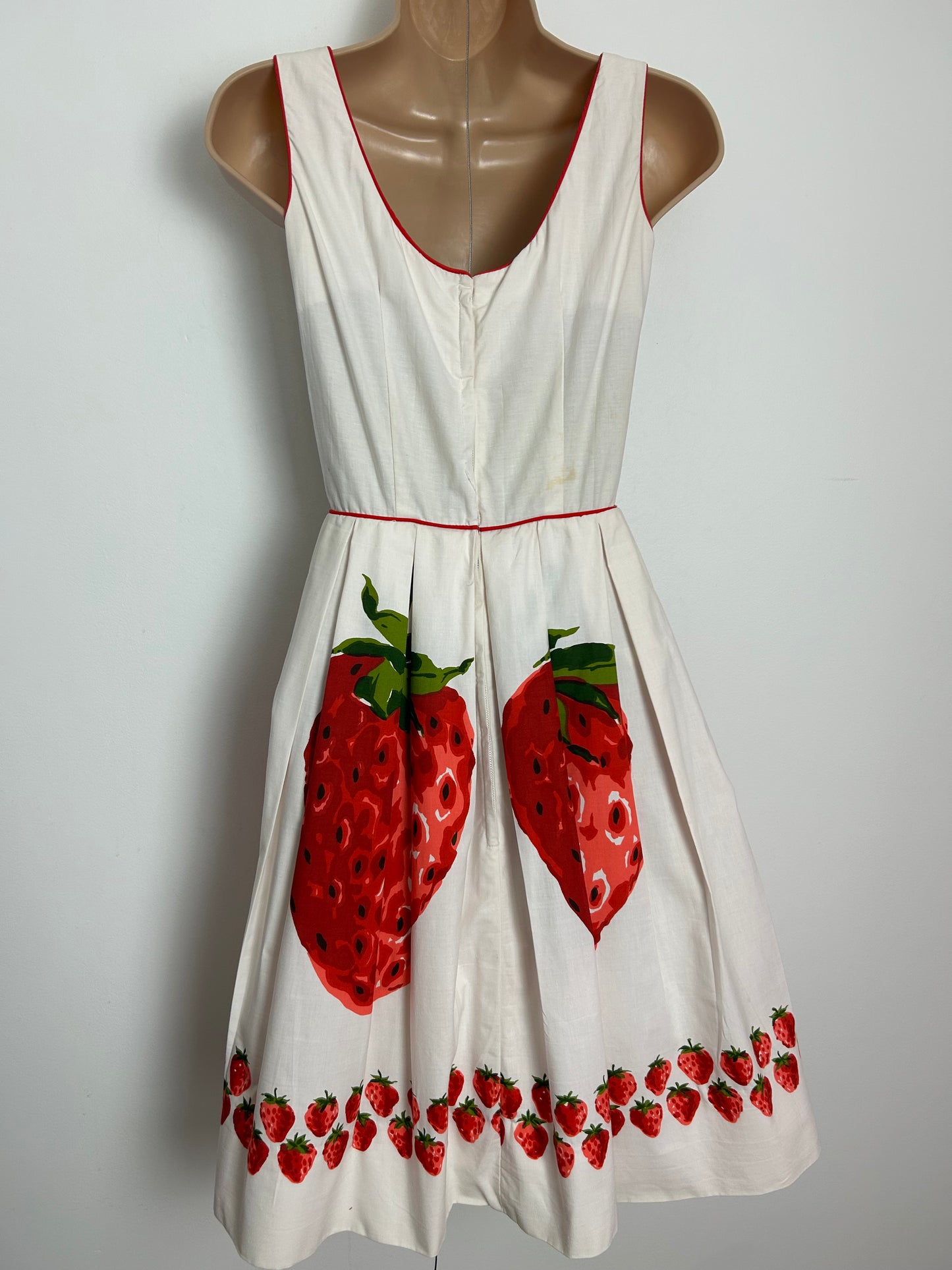 Vintage 1950s BLANES Size 6 AMAZING Cream & Red Strawberry Print Cotton Belted Pleated Dress