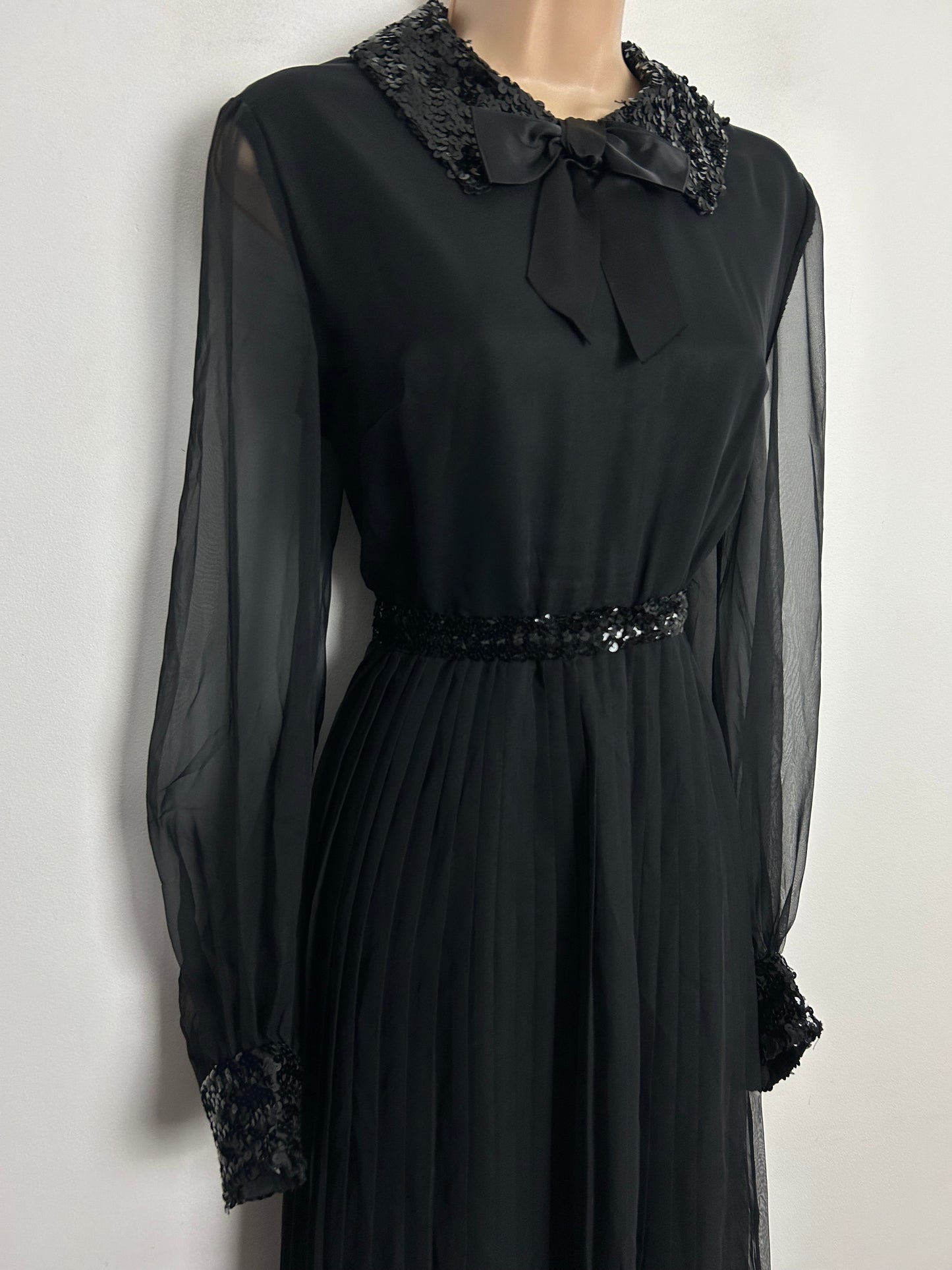 Vintage 1970s EMMA SOMERSET UK Size 14 Black Sequin Trim Bow Detail Long Sleeve Pleated Occasion Evening Maxi Dress