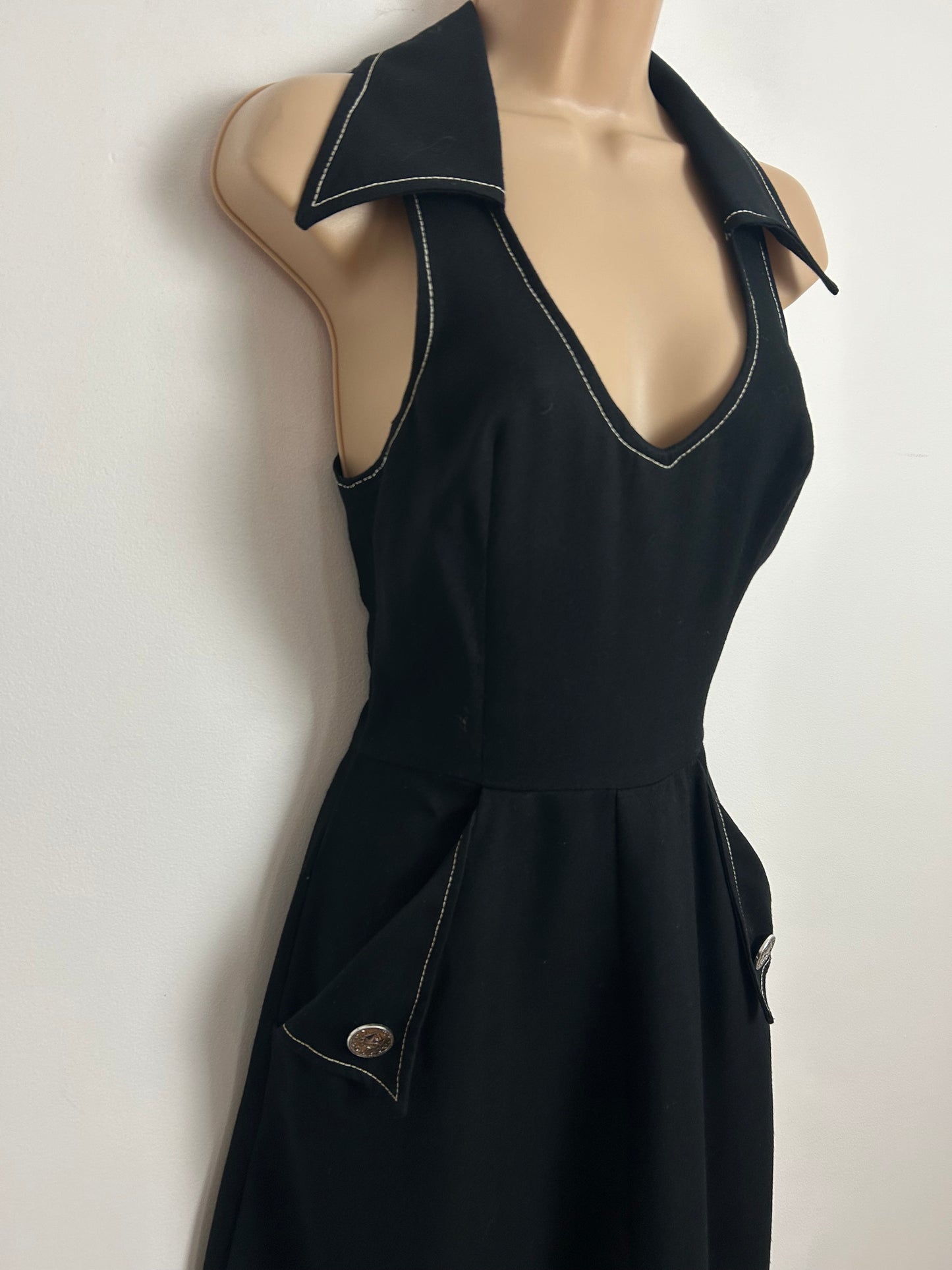 Vintage 1970s MICHAEL SINCLAIR Size 6 Black Sleeveless Wide Collared Pocket Detail Fit & Flare Mod Dress