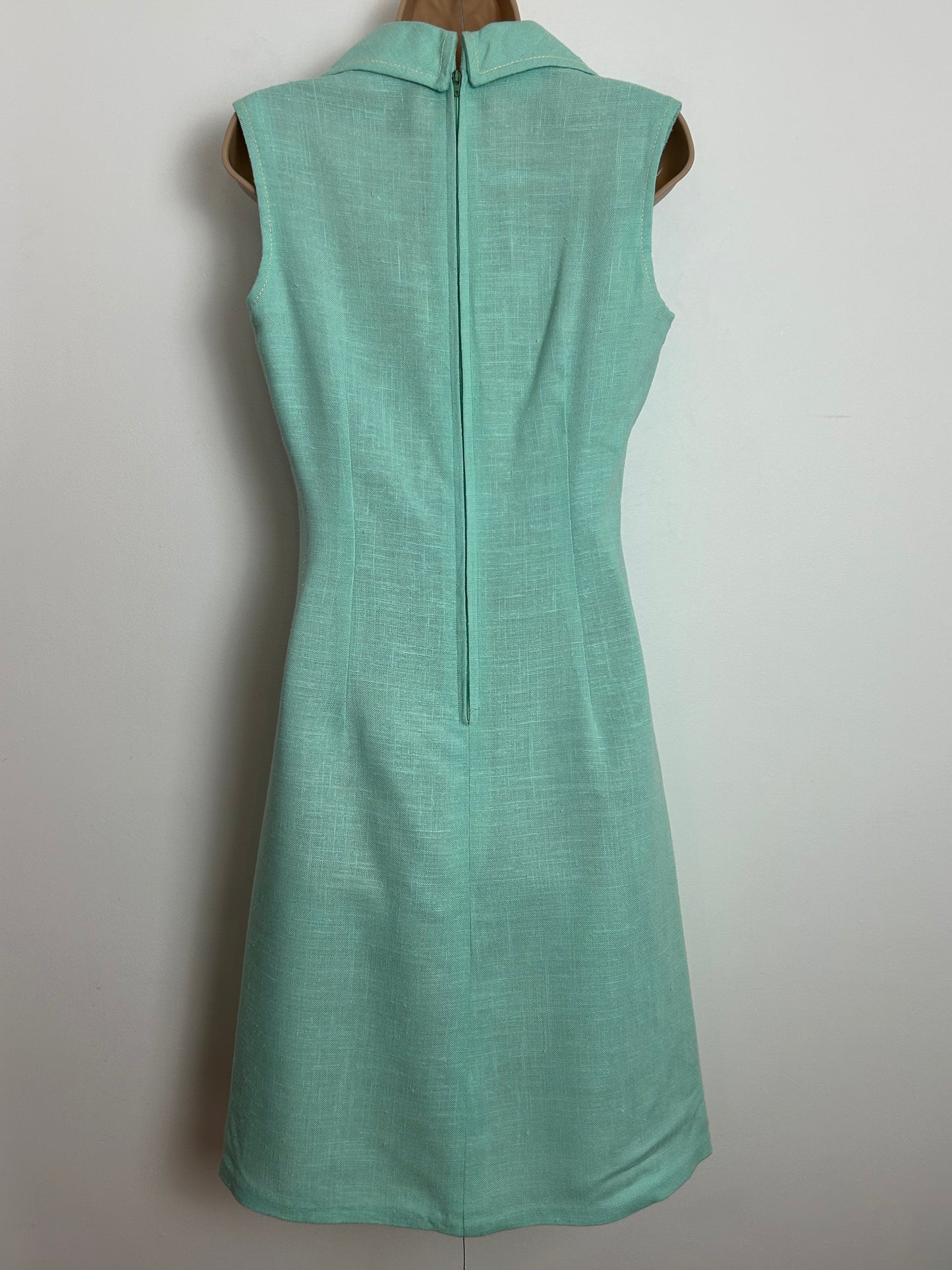 Vintage 1960s STRELITZ Size 8-10 Mint Green Sleeveless Moygashel Fabric Mod Shift Dress