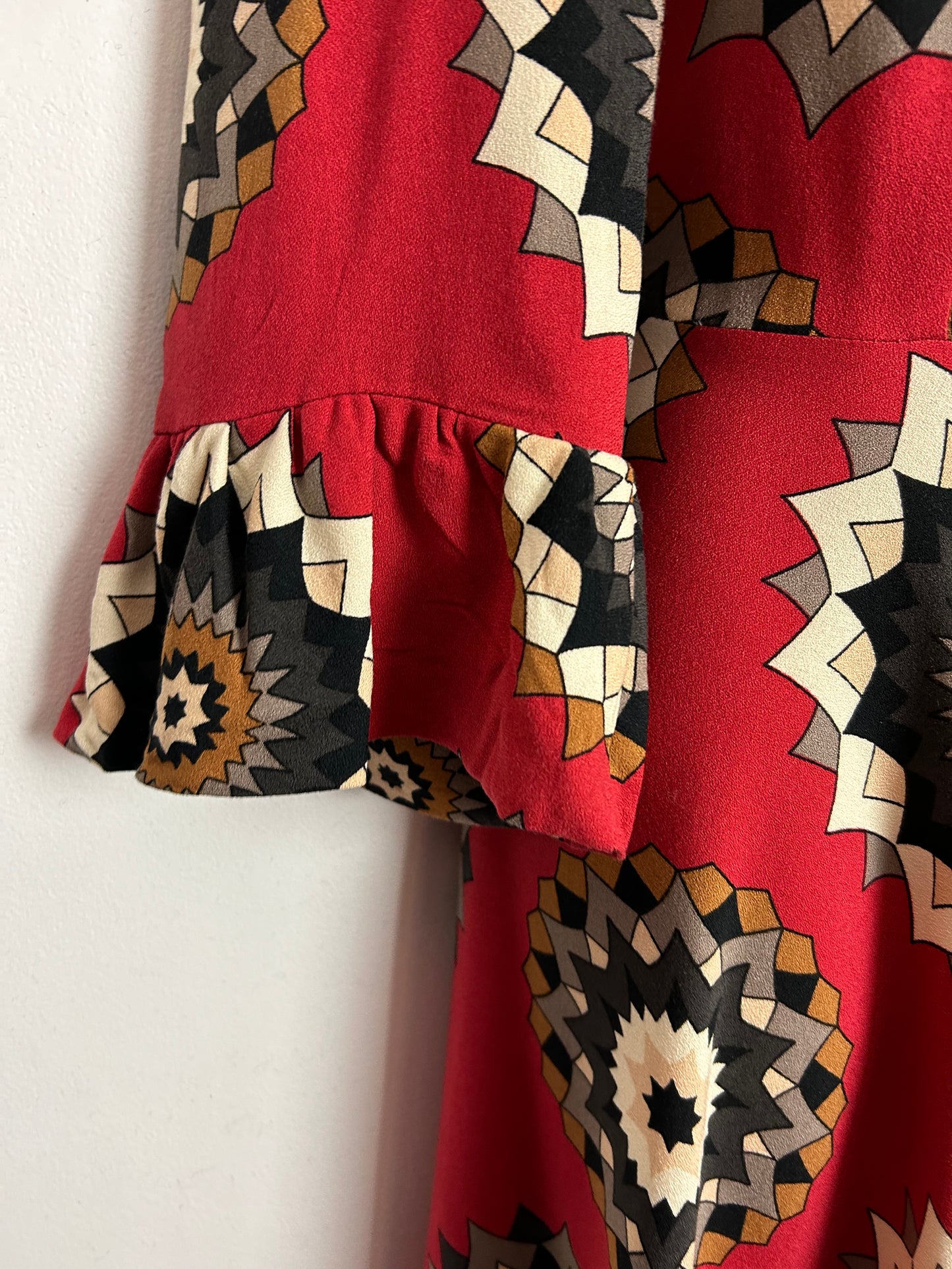 Vintage 1970s UK Size 14 Red Grey Brown & White Abstract Mandela Print Long Sleeve Rayon Dress