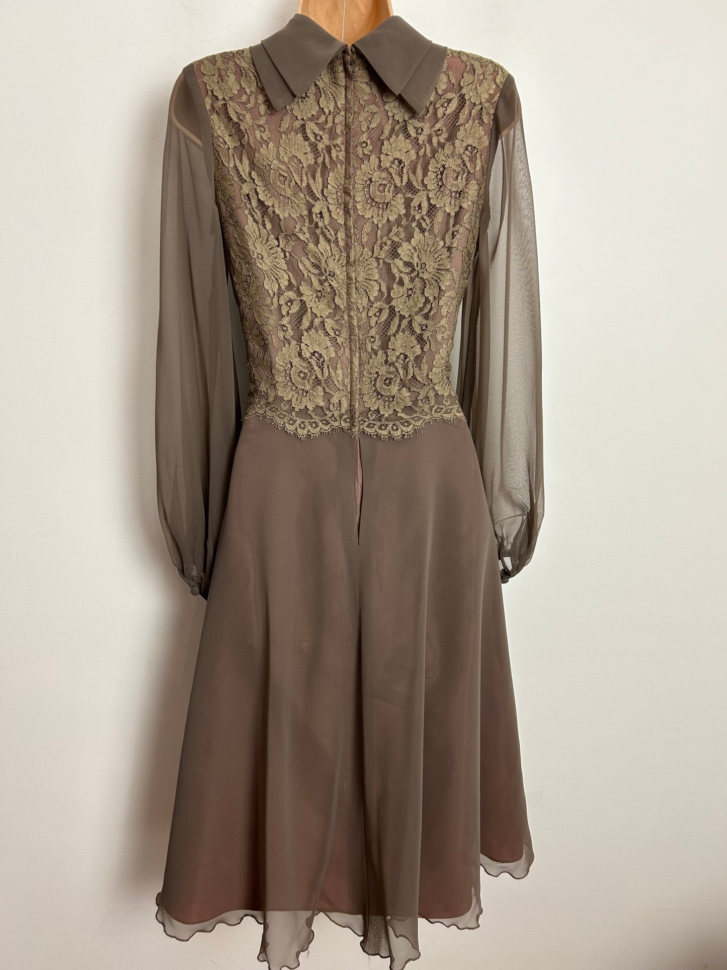 Vintage 1960s PEGGY FRENCH COUTURE UK Size 8 Taupe Brown Lace Bodice Chiffon Occasion Dress