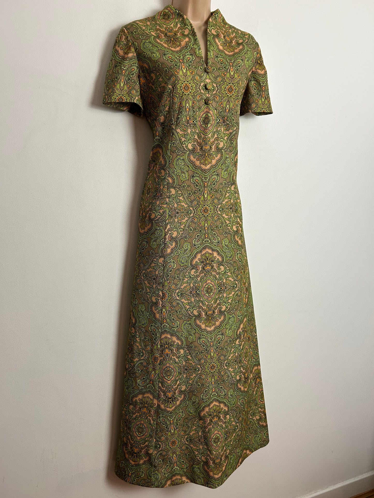 Vintage 1970s UK Size 12 Green & Pale Orange Nouveau Paisley Floral Print Short Sleeve Maxi Dress