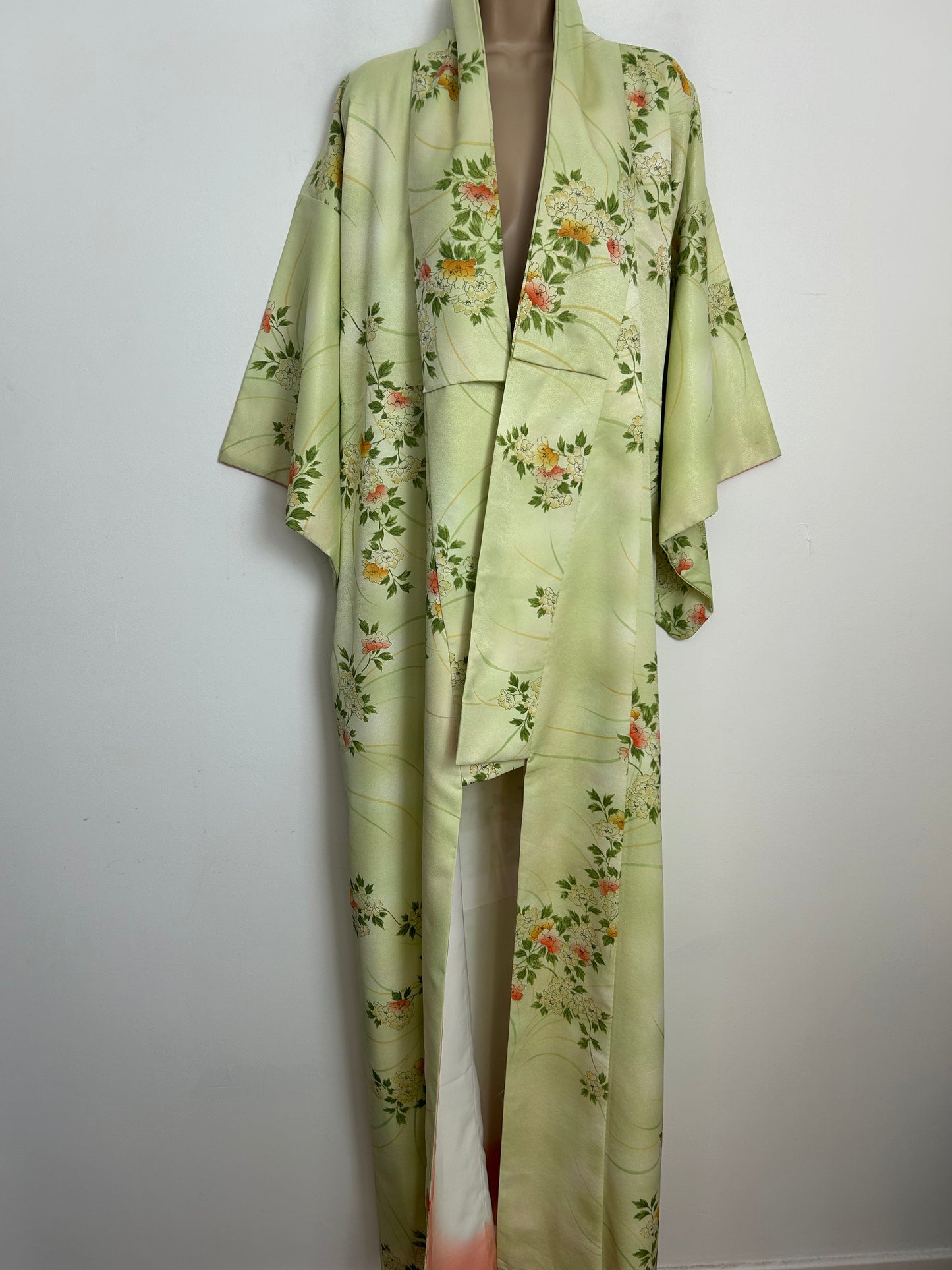 Vintage Traditional Authentic Up To Size 16 Beautiful Pale Green & Orange Floral Print Japanese Kimono