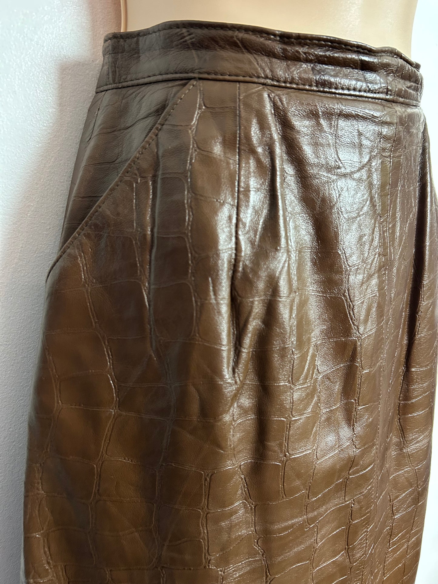 Vintage 1980s UK Size 6-8 Brown Leather Mock Crock Pencil Skirt