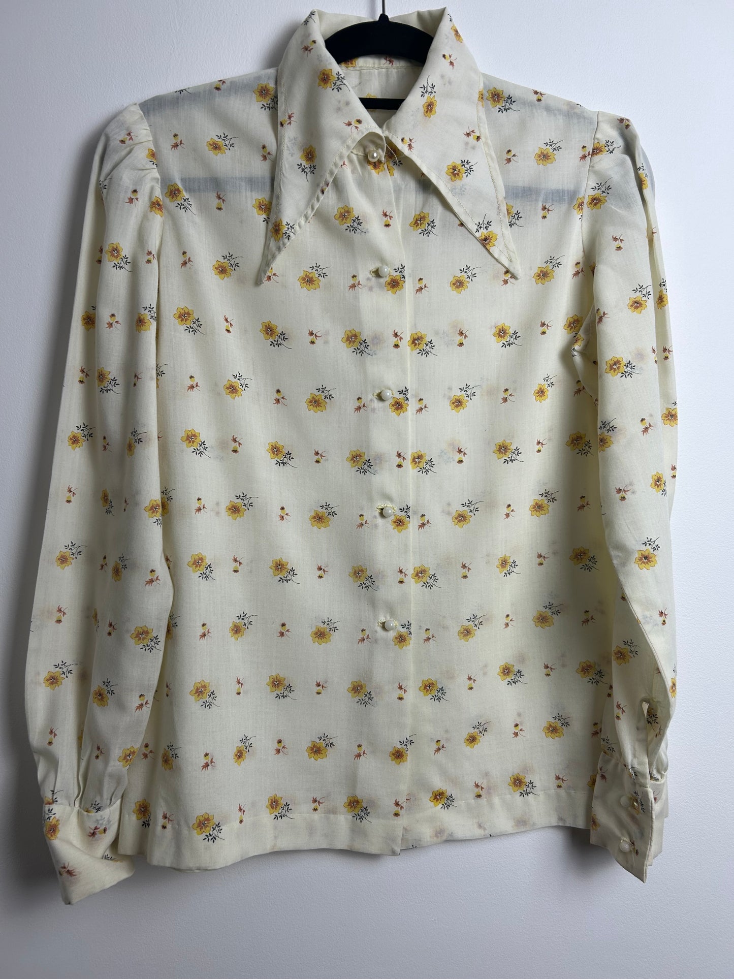 Vintage 1970s Size 12 Cream & Dark Yellow Floral Print Dagger Collar Long Sleeve Cotton Mix Shirt