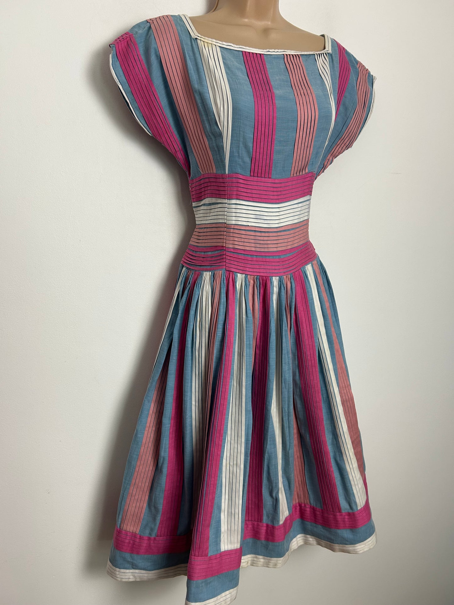 Vintage 1950s ALICE EDWARDS Size 10 Pink Blue & White Cotton Pleated Summer Prom Dress