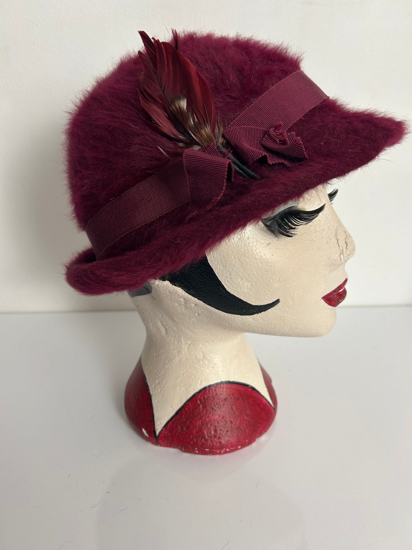 Vintage MARIE FRANCOISE, PARIS Magenta Angora Mix Feather Detail Hat