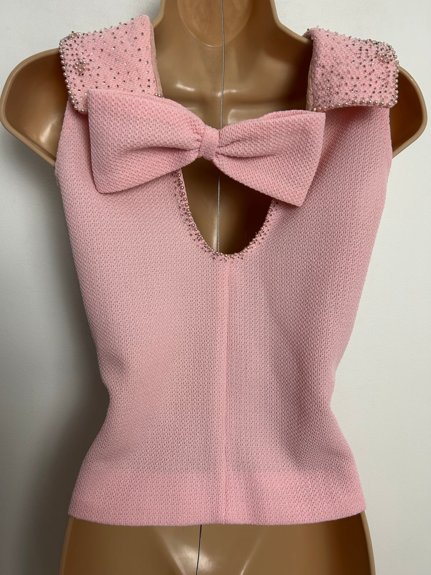Vintage 1960s Size 8 Pale Pink Waffle Fabric Bow Detail Bead Embellished Sleeveless Top