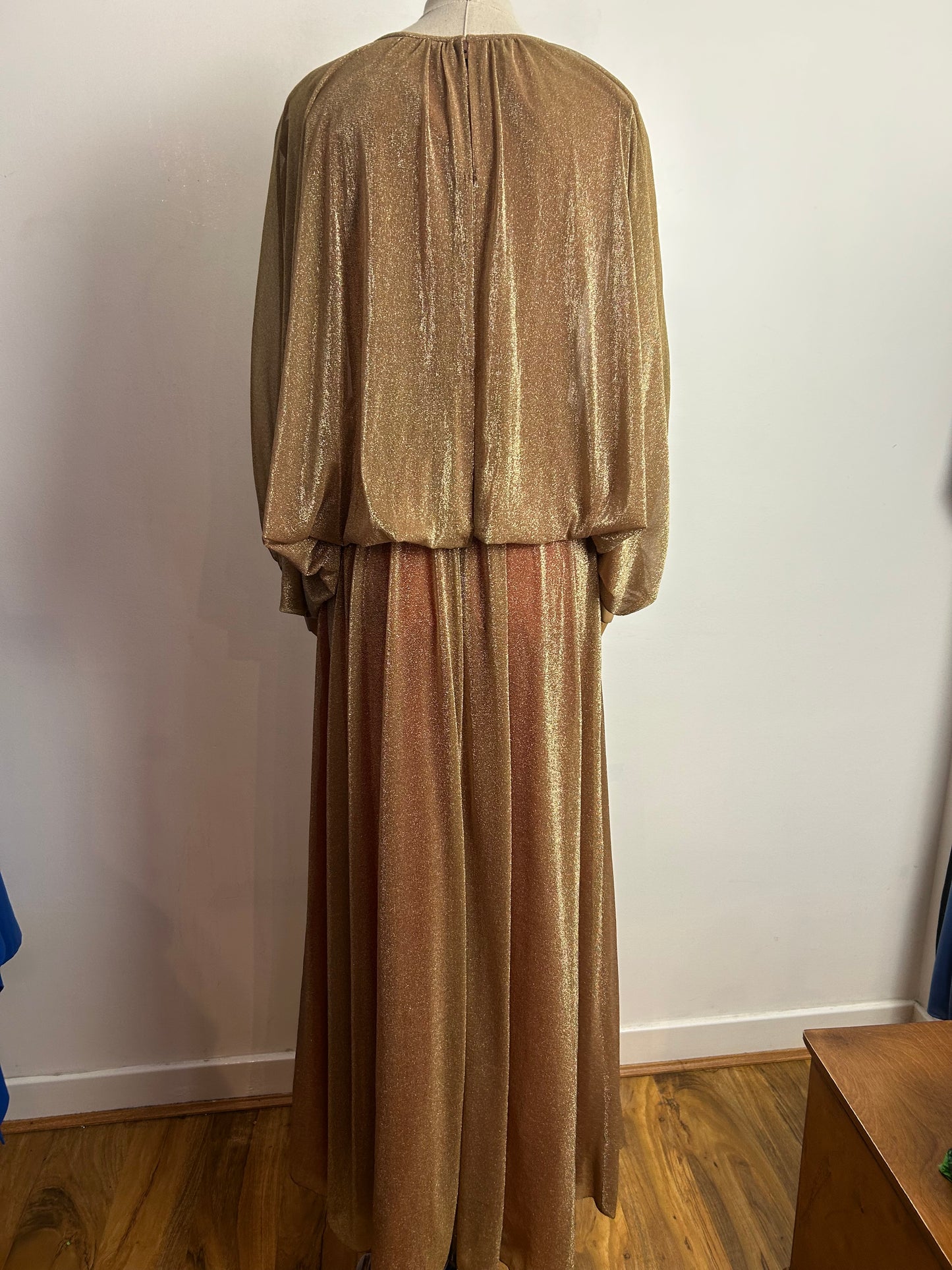 Vintage Late 1970s JOHN CHARLES UK Size 6-8 Gold Metallic Lurex Bat Wing Xmas Party Maxi Dress