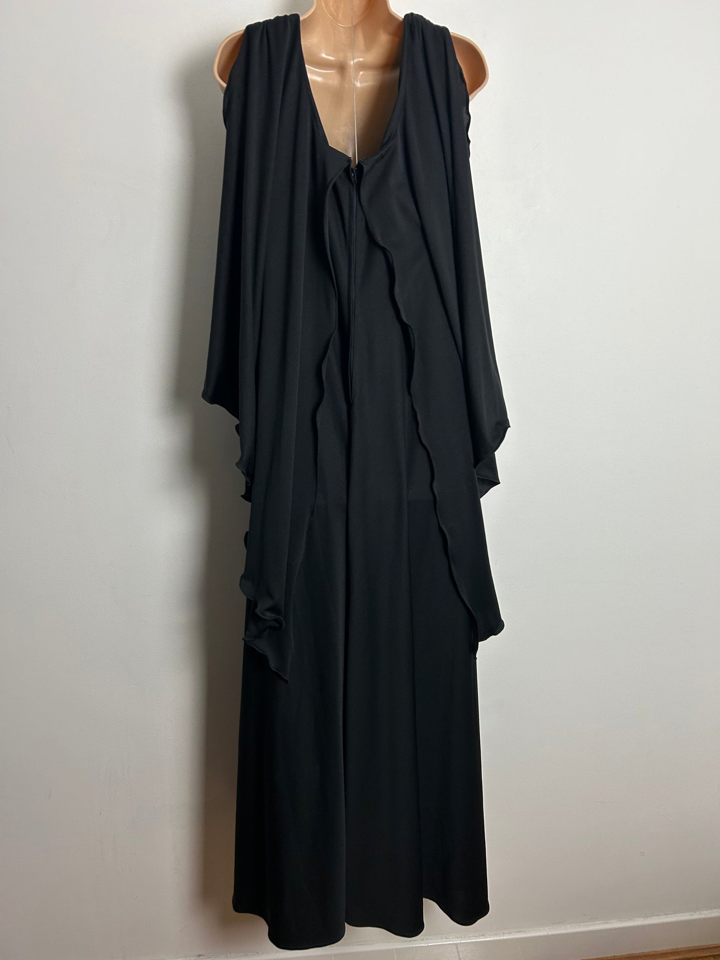 Vintage 1970s SIMON ELLIS UK Size 12 Black Sleeveless Cape Back Occasion Evening Maxi Dress