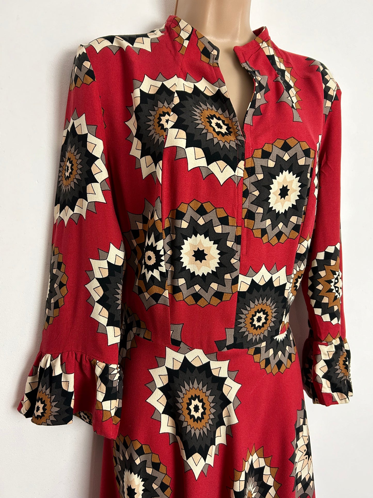 Vintage 1970s UK Size 14 Red Grey Brown & White Abstract Mandela Print Long Sleeve Rayon Dress