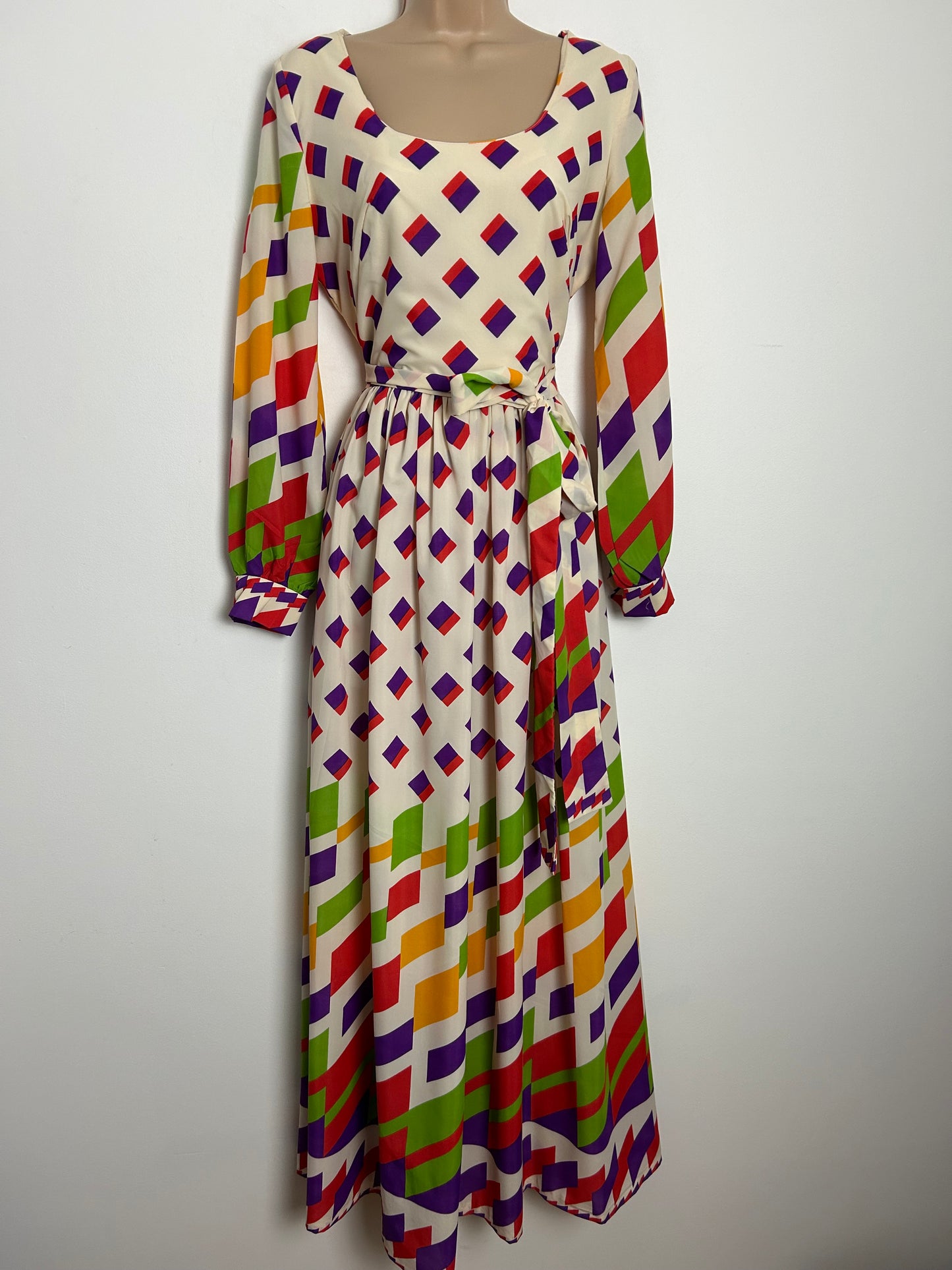 Vintage 1970s BERKERTEX Size 10 Cream Red Purple Green & Yellow Geo Print Long Sleeve Maxi Dress