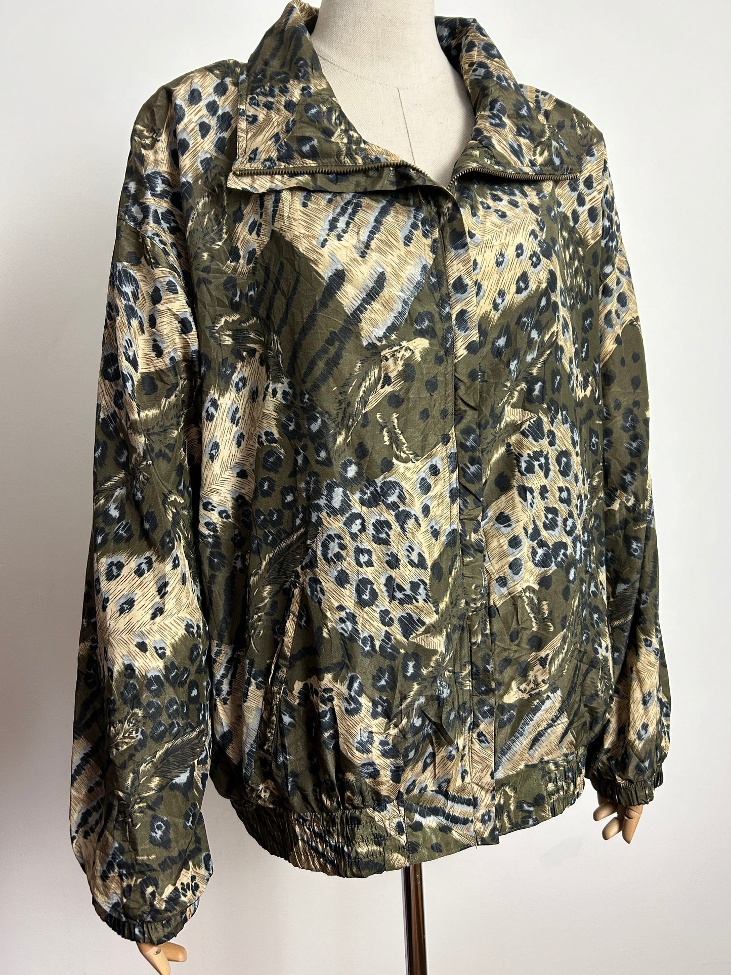 Vintage 1980s/1990s ACTIVE STUDIO Up To Size 16 Khaki Green & Beige Animal & Feather Print Shell Style Jacket
