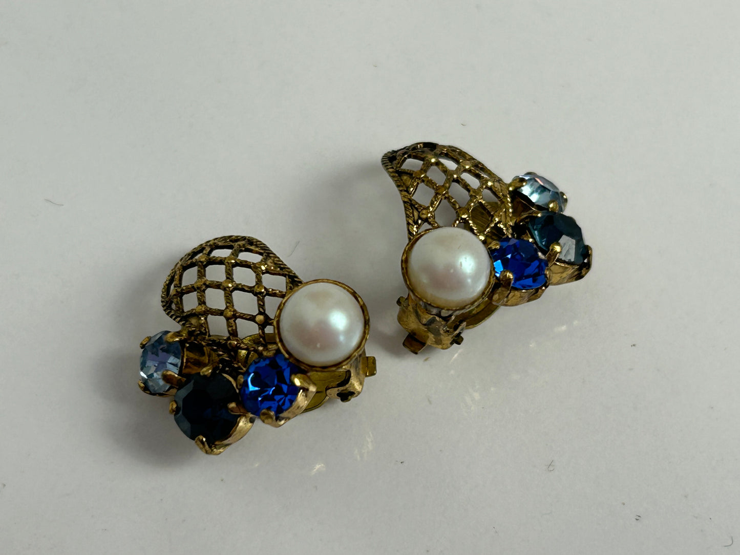 Vintage 1960s Beautiful Gold Tone Diamante & Faux Pearl Butterfly Wing Clip On Earrings