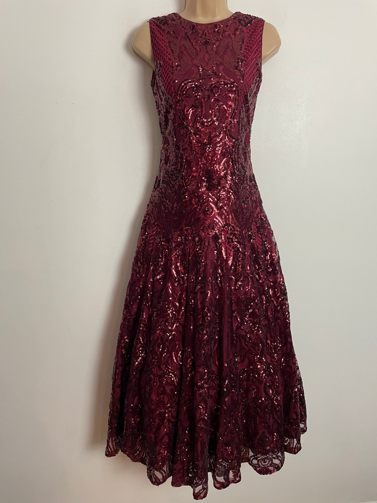 Modern UK Size 8 Beautiful Dark Red Sequin Embellished Xmas Party Occasion Evening Dress