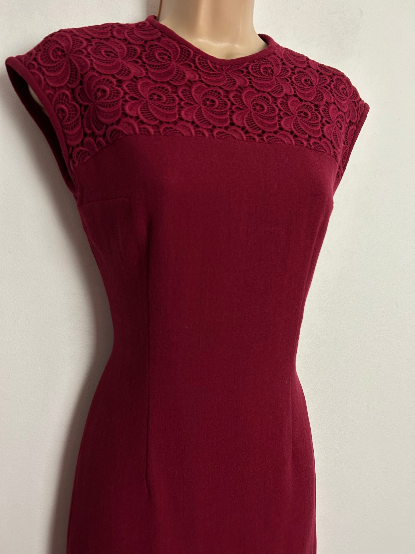 Vintage 1960s UK Size 8 Wine Red Pure Wool Embroidered Floral Lace Detail Wiggle Dress