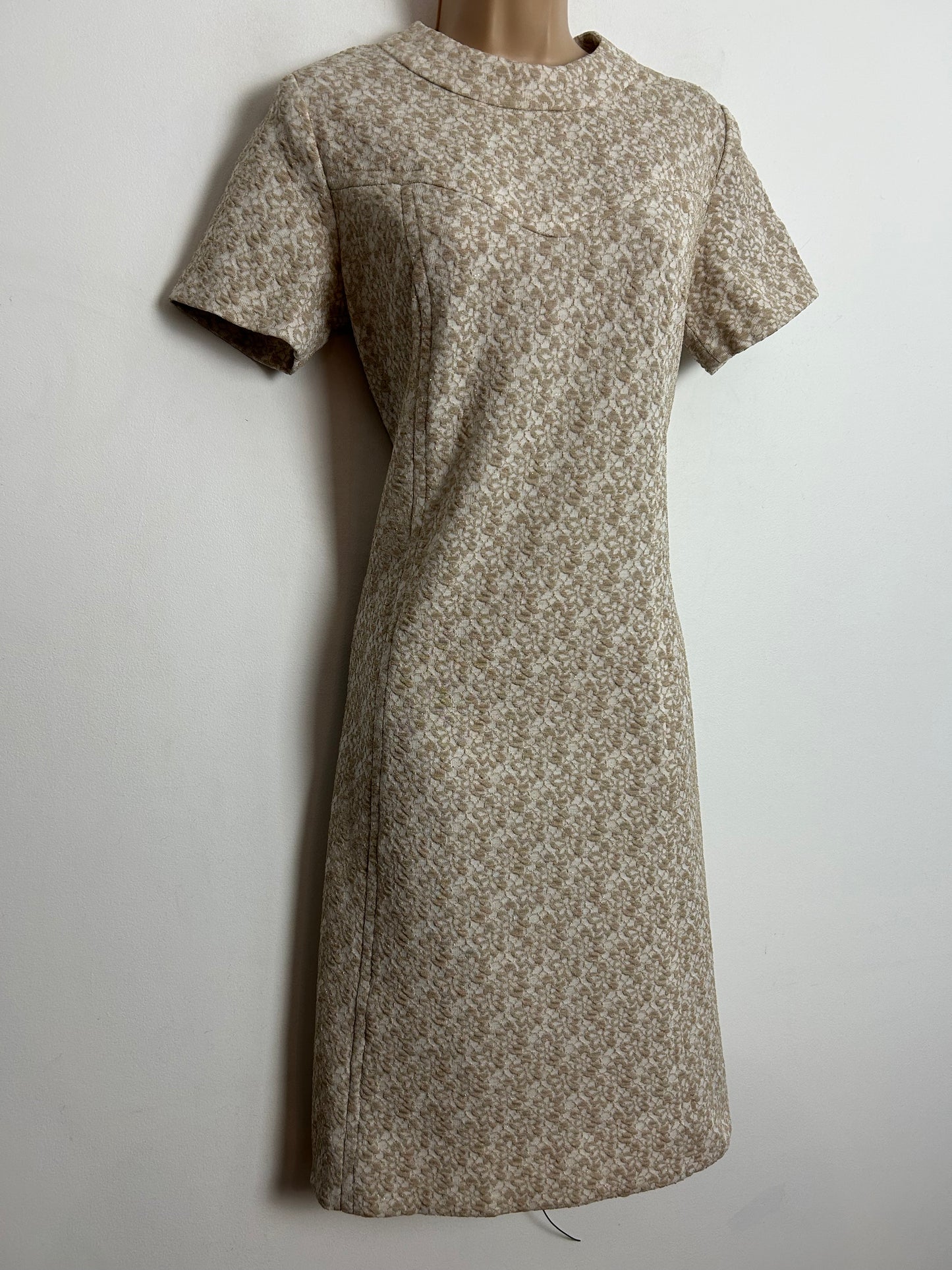 Vintage 1960s UK Size 10-12 Cream & Pale Gold Floral Crimplene Short Sleeve Mod Party Shift Dress