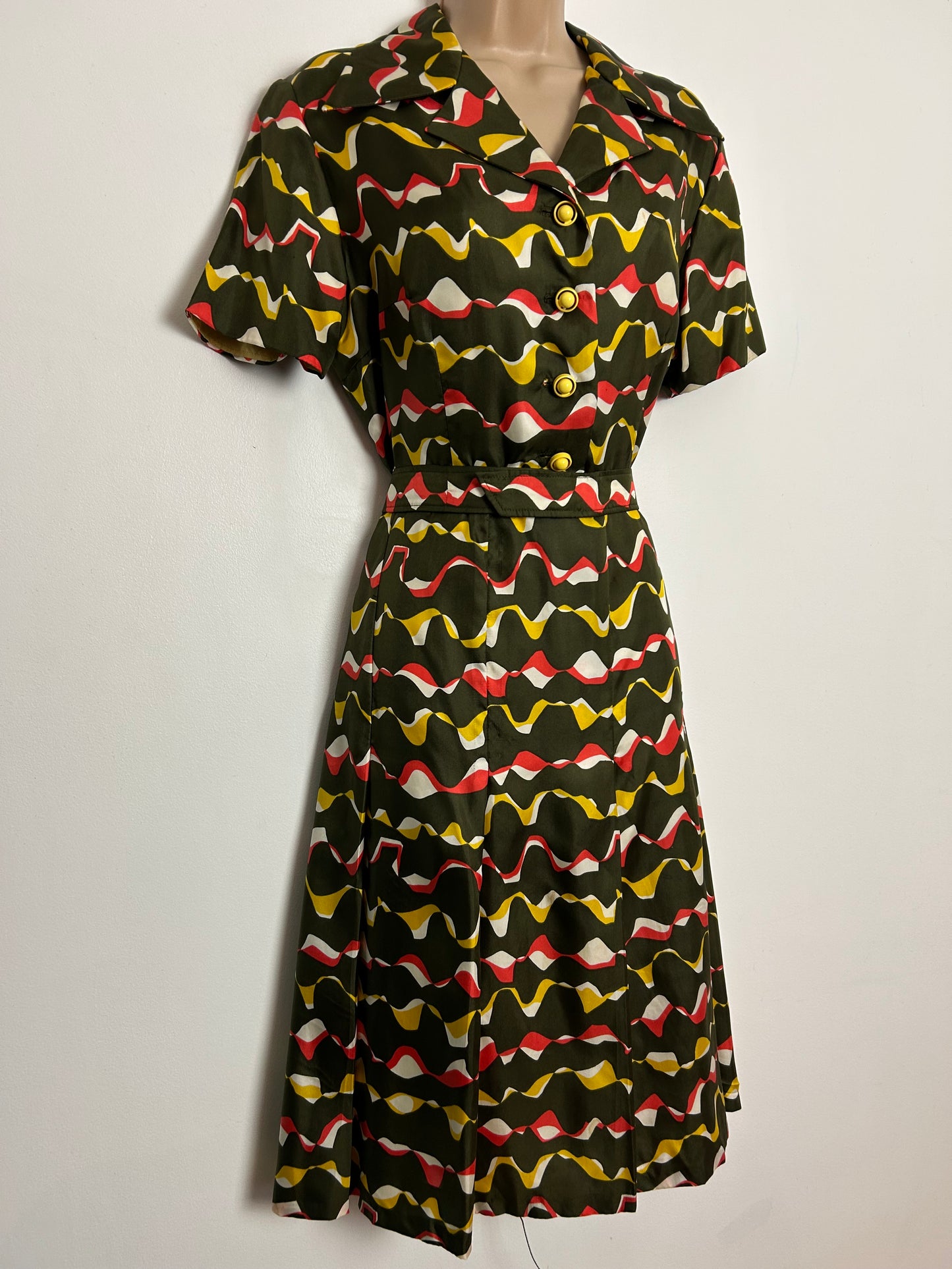 Vintage Late 1950s/Early 1960s UK Size 14-16 Dark Green Orange Yellow & White Abstract Wavy Stripe Print Short Sleeve Belted Day Dress