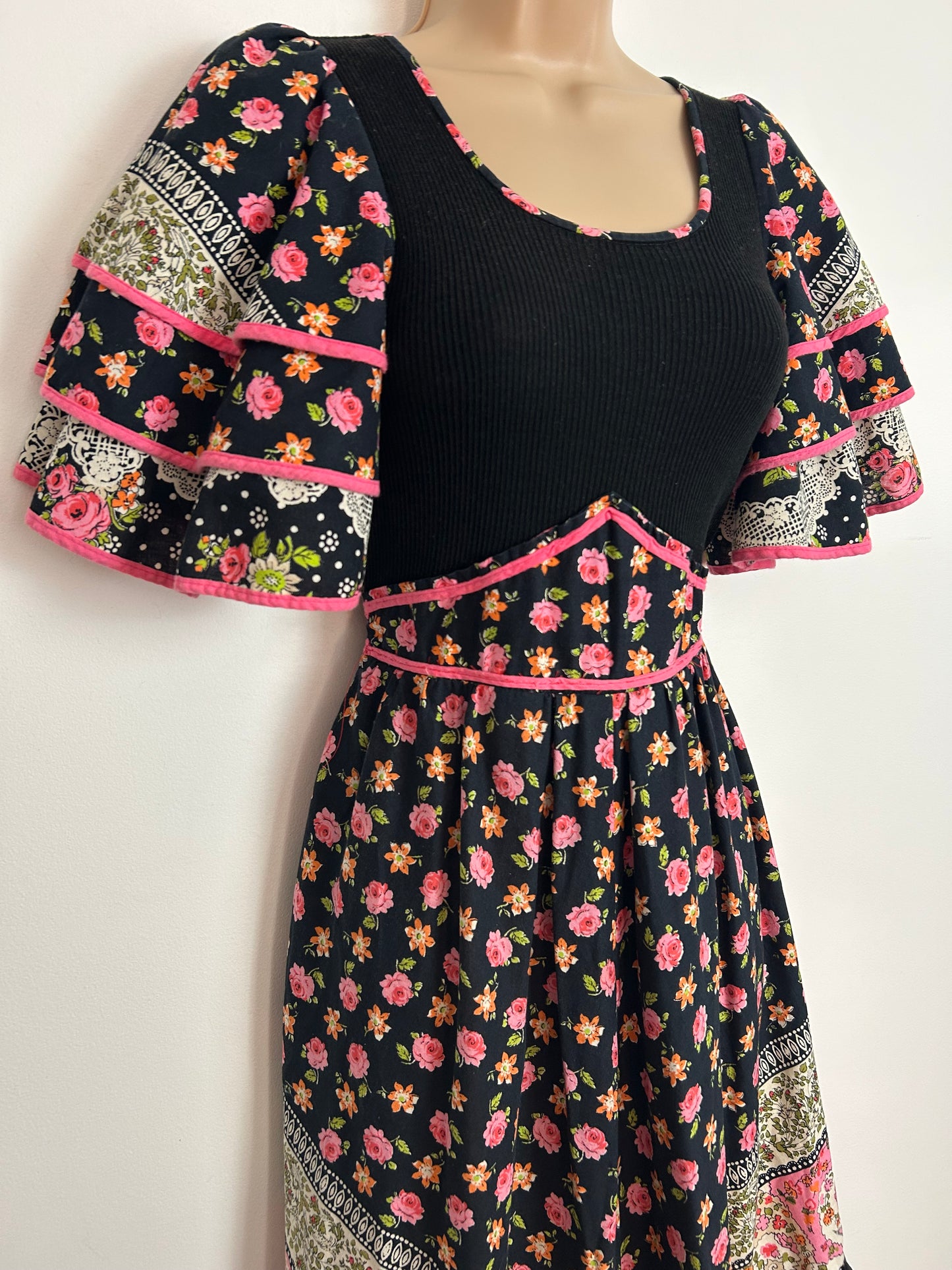 Vintage 1970s CLOCKHOUSE Size 6-8 Black Pink & Orange Floral Cotton Prairie Boho Midi Dress