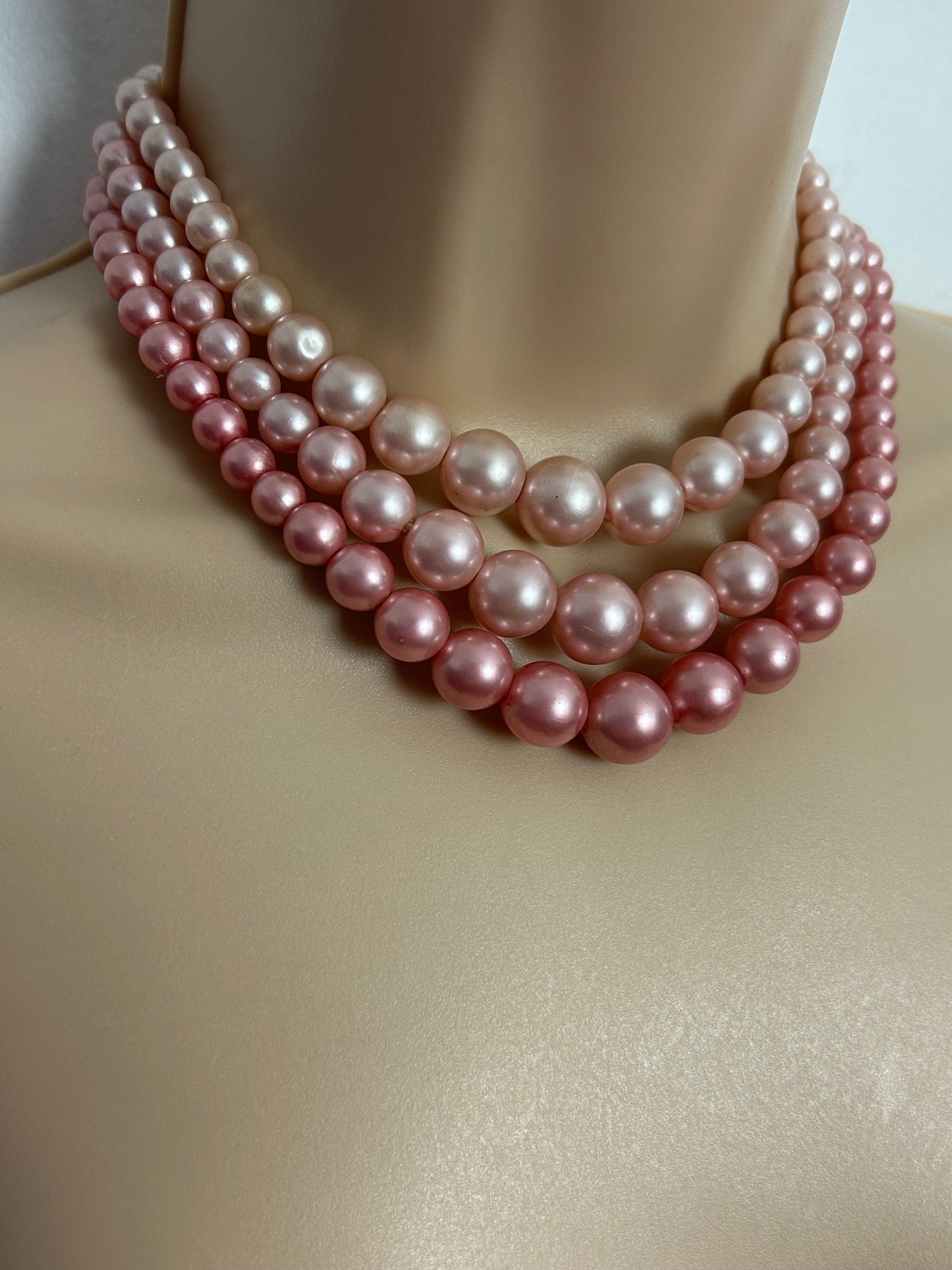 Vintage 1960s Pink Tones Plastic Bead Triple Strand Choker Necklace