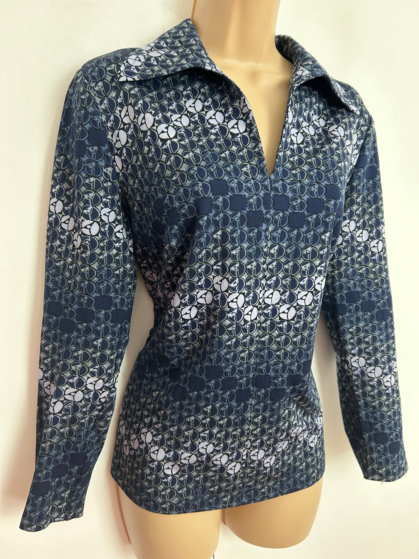 Vintage 1970s ARA MODELL UK Size 12-14 Blue Tones Abstract Print Long Sleeve Shirt