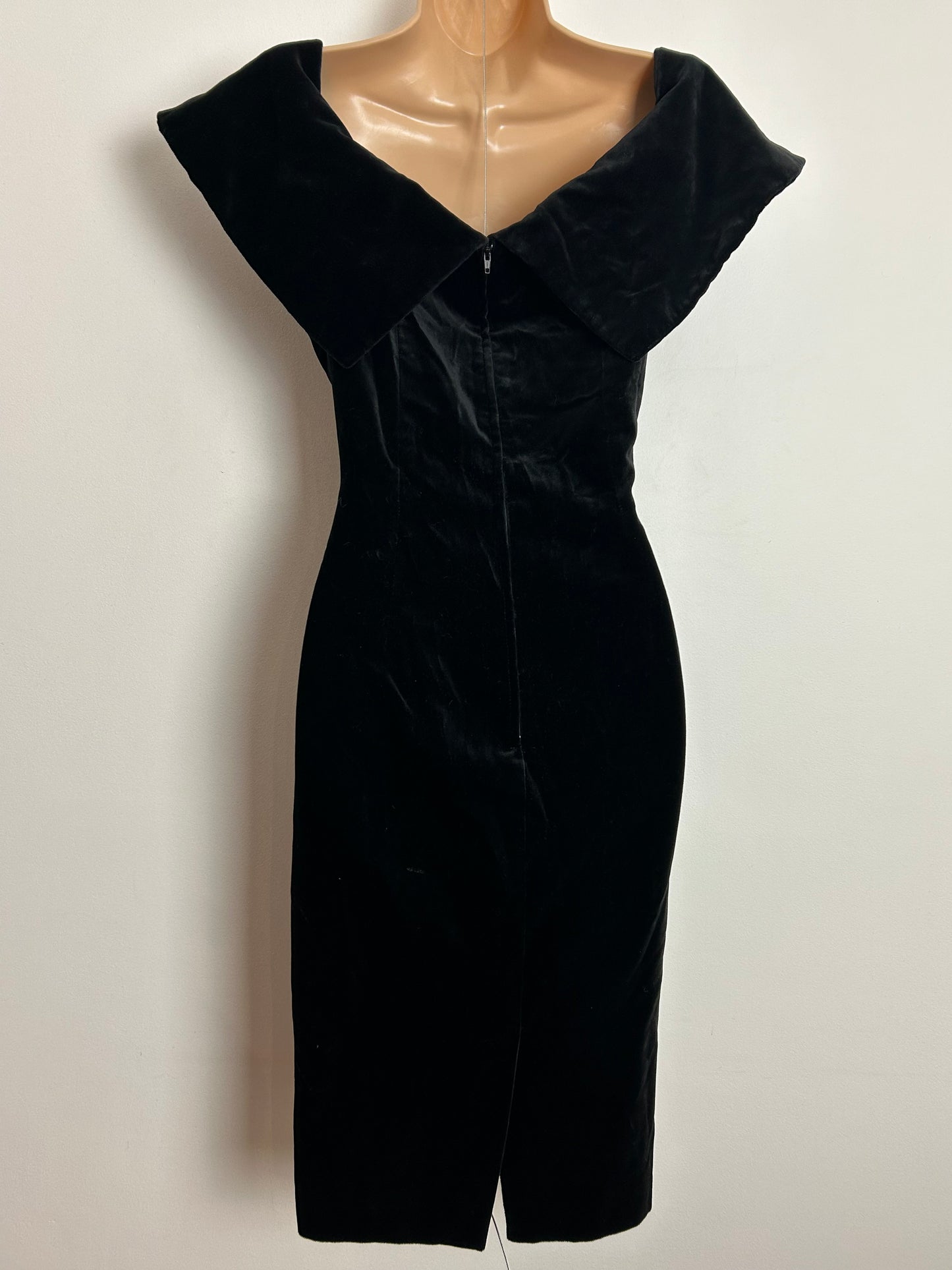 Vintage 1980s REGINE UK Size 12 Black Velvet Bardot Fitted Cocktail Party Evening Dress