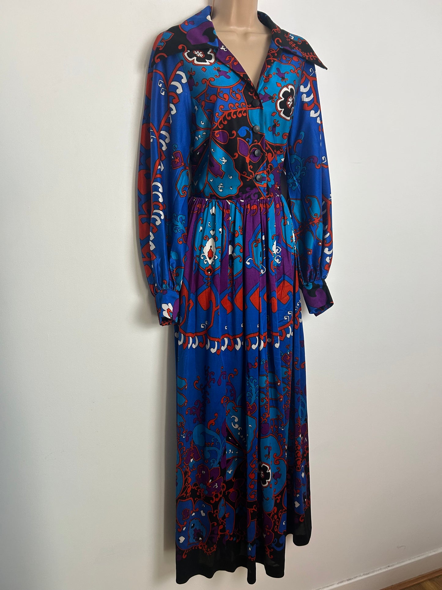 Vintage 1970s BERKERTEX Size 10-12 Blue Turquoise Purple & Red Abstract Print Dagger Collar Long Sleeve Maxi Dress