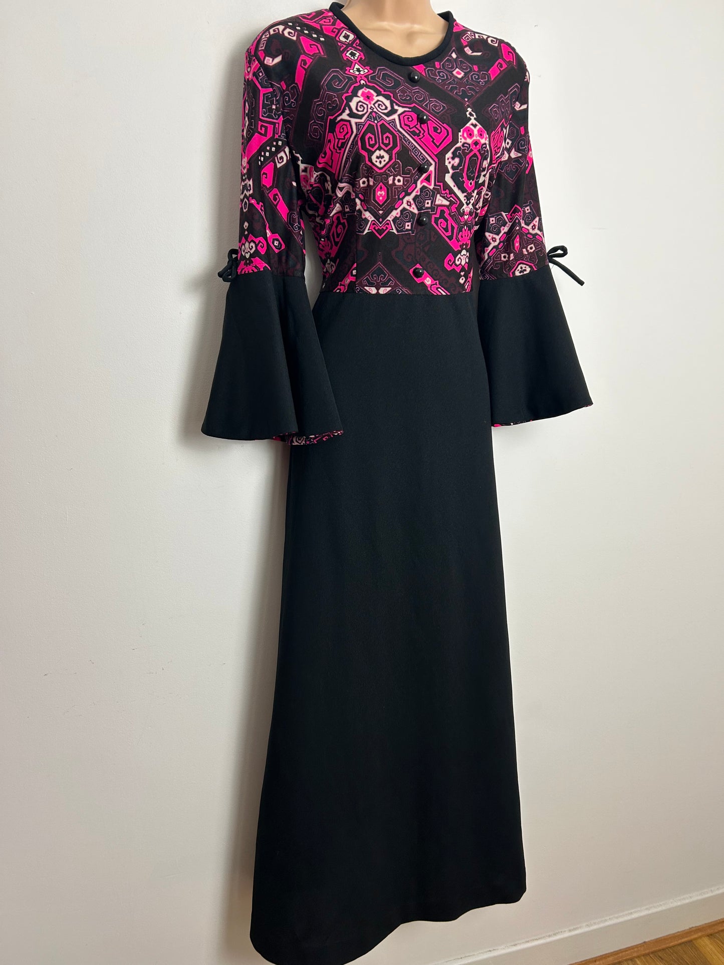 Vintage 1970s Size 14 Black Neon Pink & Maroon Abstract Print Flared Cuff Maxi Dress