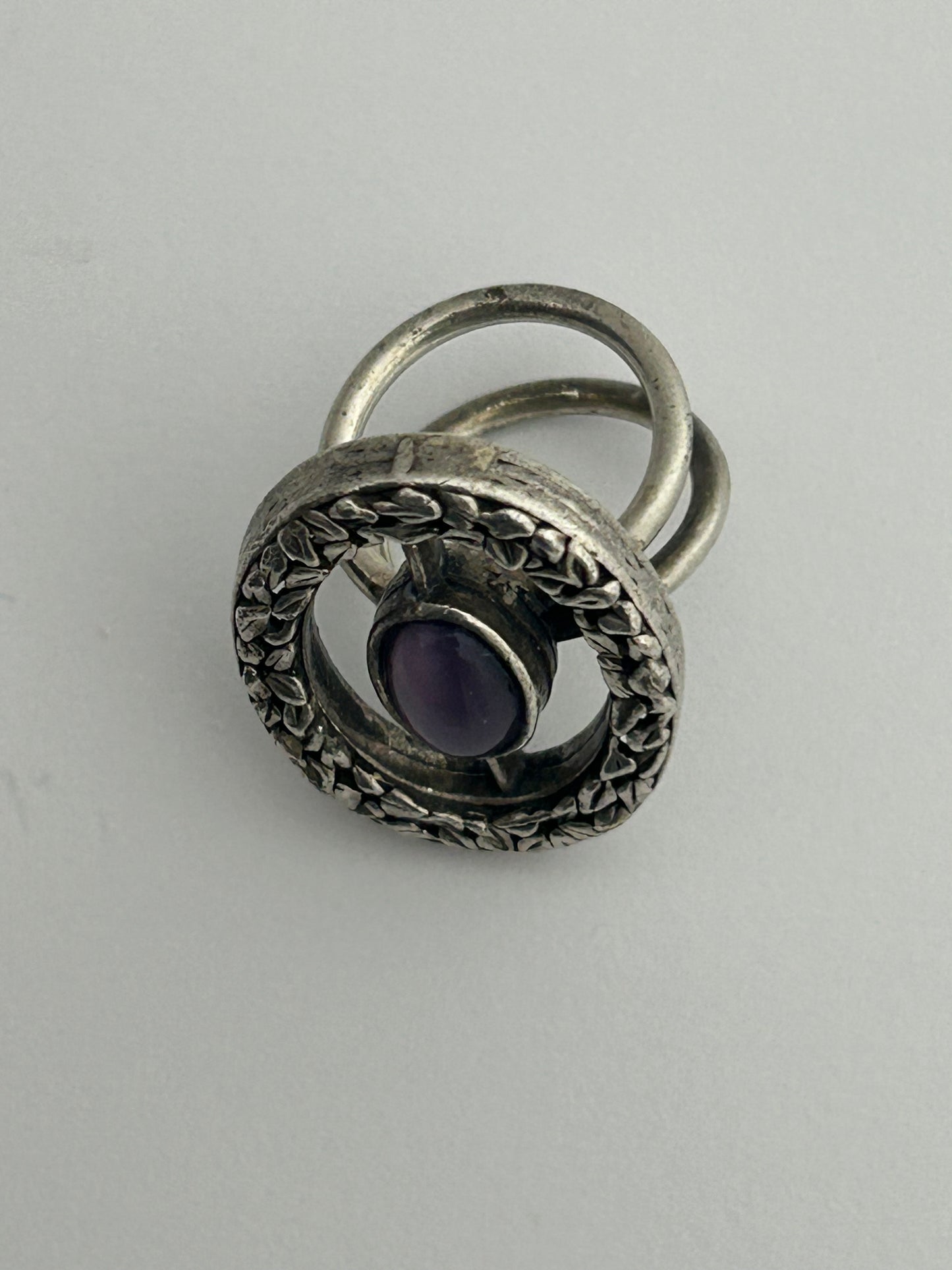 Vintage Silver Tone Base Metal & Lilac Stone Set Scottish Celtic Style Ring Size L
