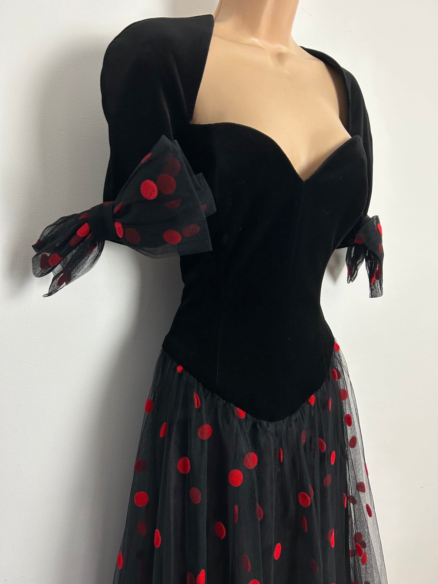 Vintage 1980s FRANK USHER Size 8 Black & Red Velvet Flock Polka Dot Net & Velvet Occasion Party Gown