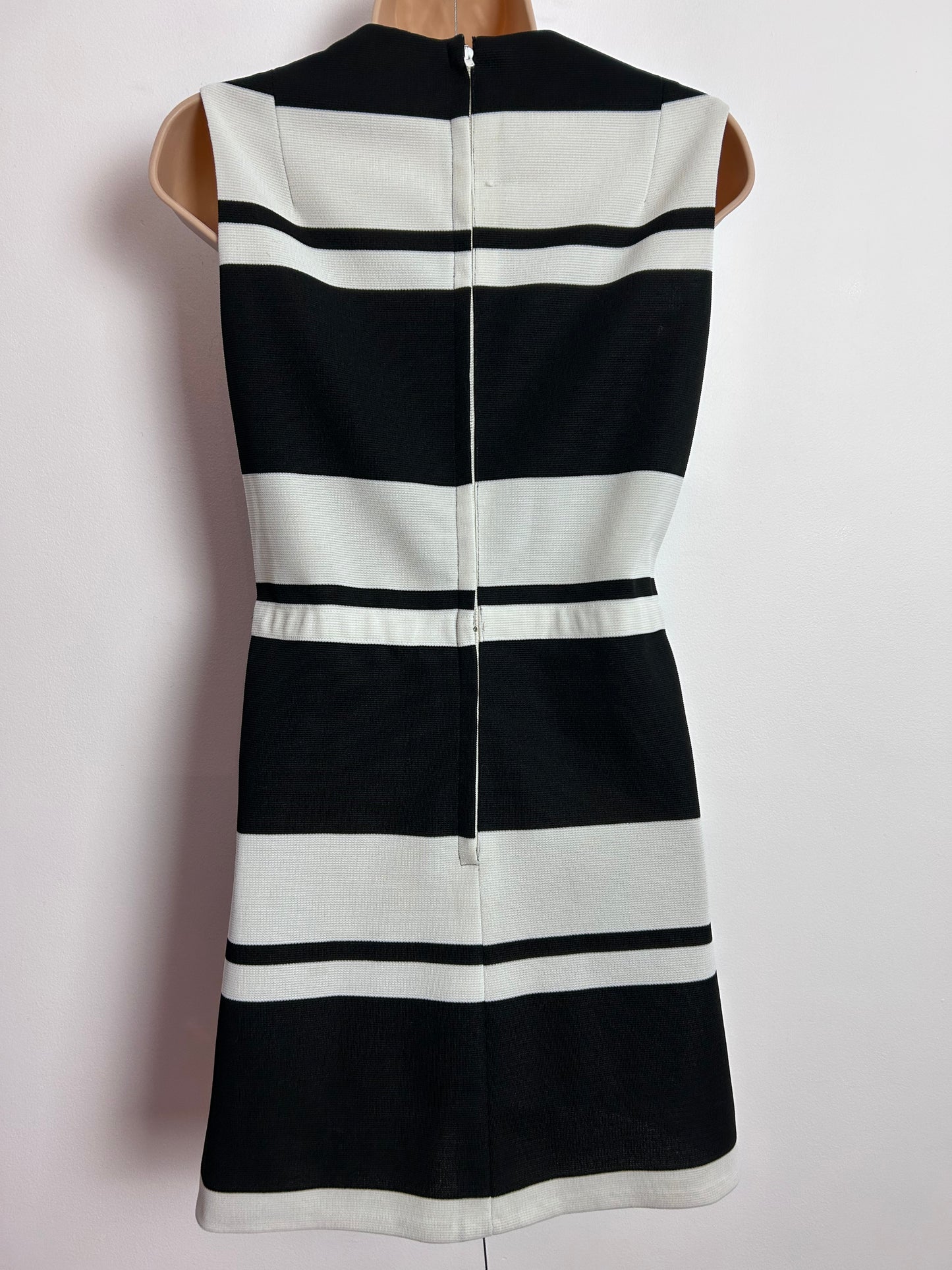 Vintage 1960s LIZA PETA Size 8 Black & White Monochrome Stripe Print Bow Detail Crimplene Mini Mod Dress