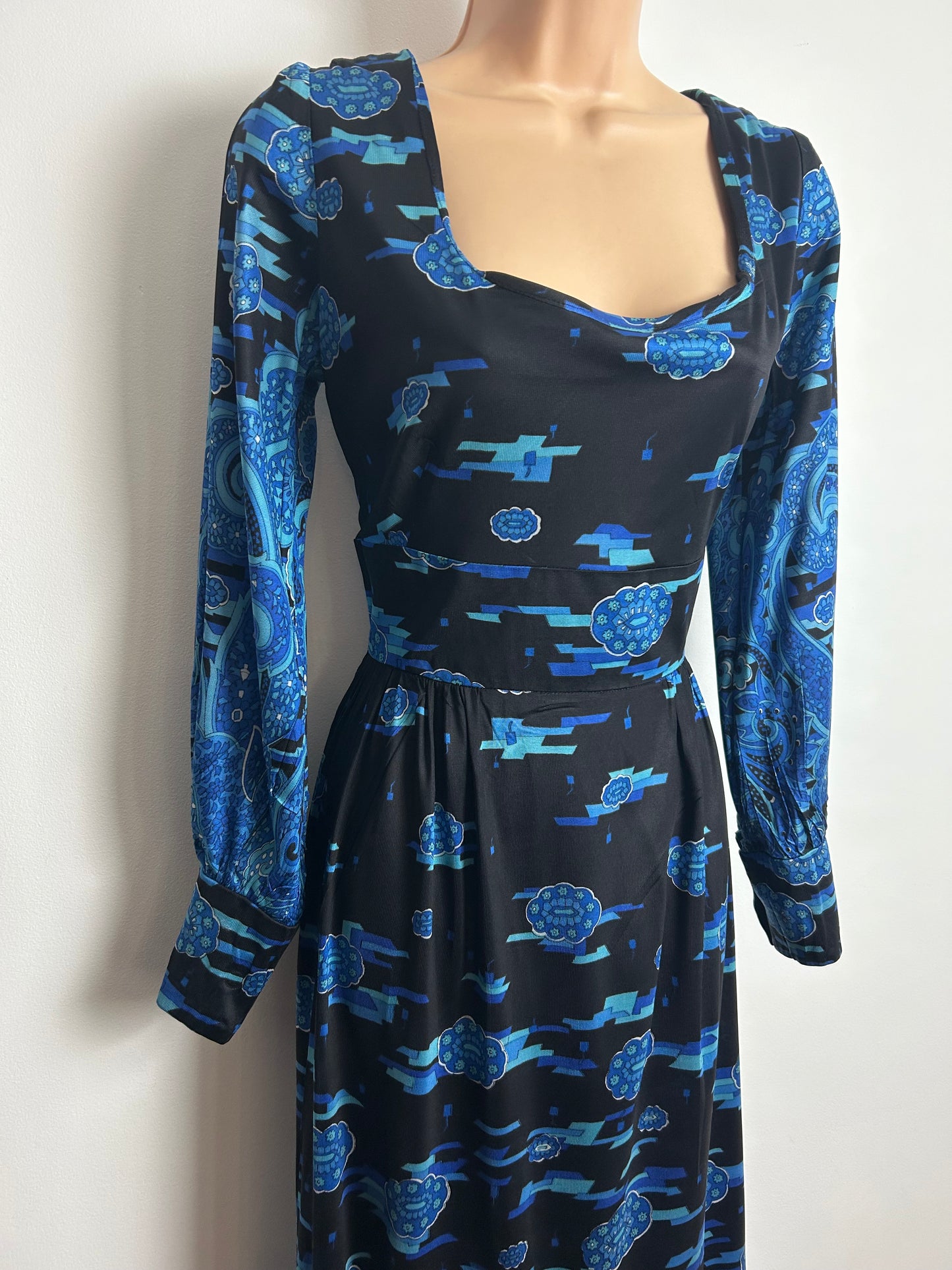 Vintage 1970s BERKERTEX Size 12 Black & Blue Tones Abstract Print Long Sleeve Maxi Dress