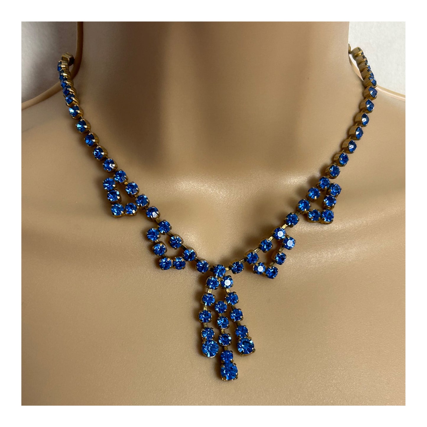 Vintage 1960s Beautiful Blue Diamante Glass Stone Set Necklace