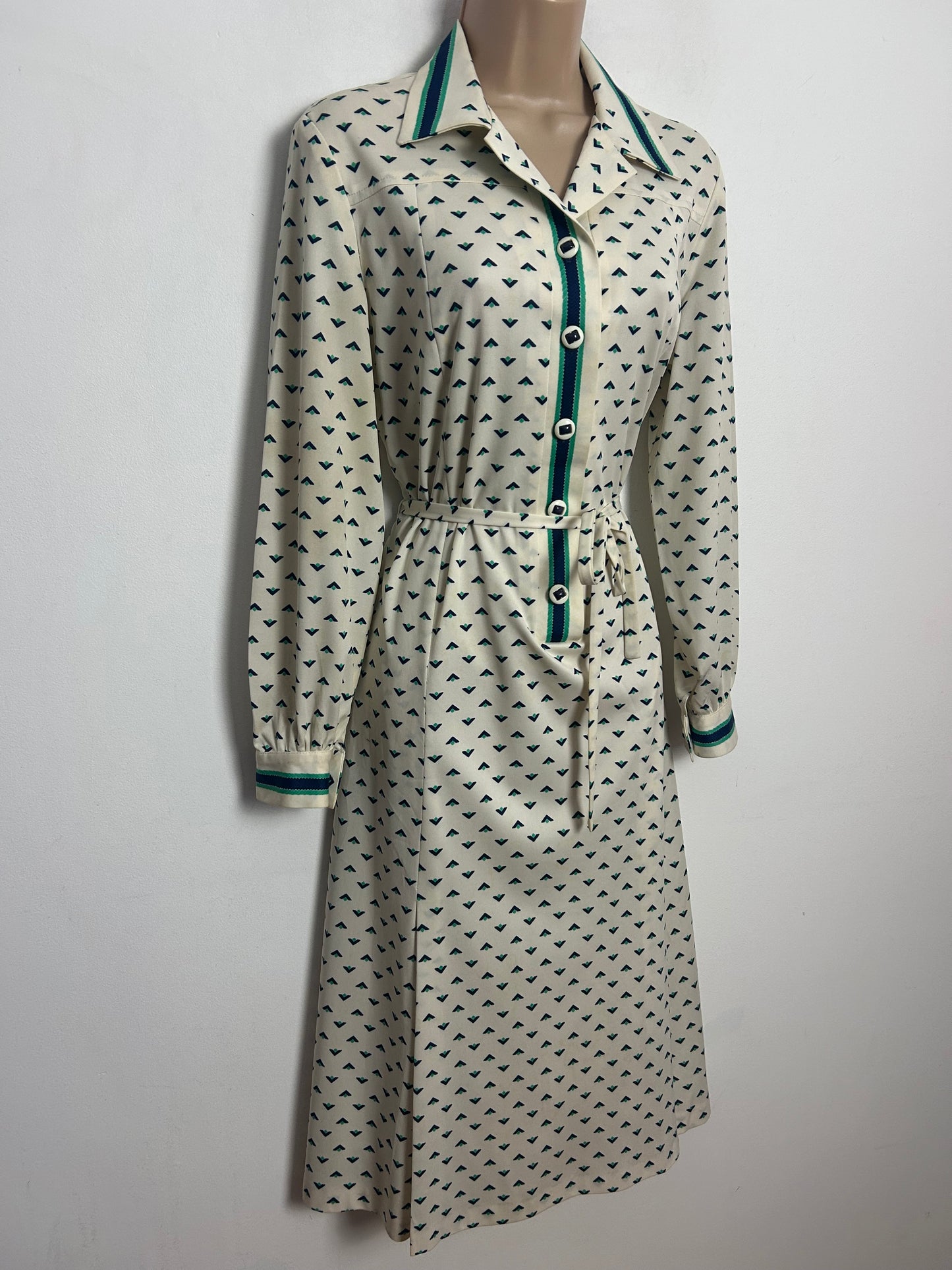 Vintage 1970s Size 12 Cream Blue & Green V Geo Print Long Sleeve Belted Mod Day Dress