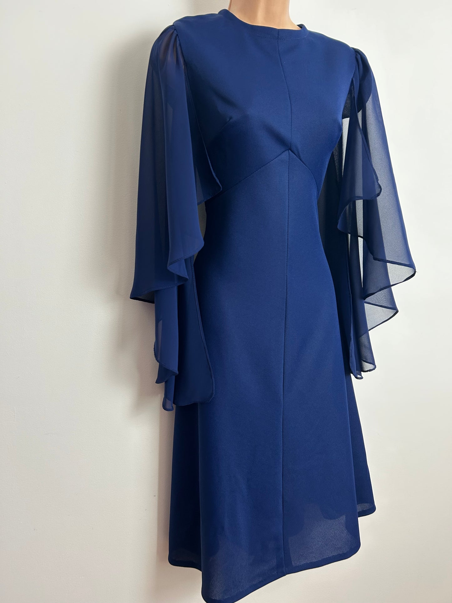 Vintage 1970s Size 8-10 Navy Blue Floaty Chiffon Cape Sleeve Occasion Midi Dress