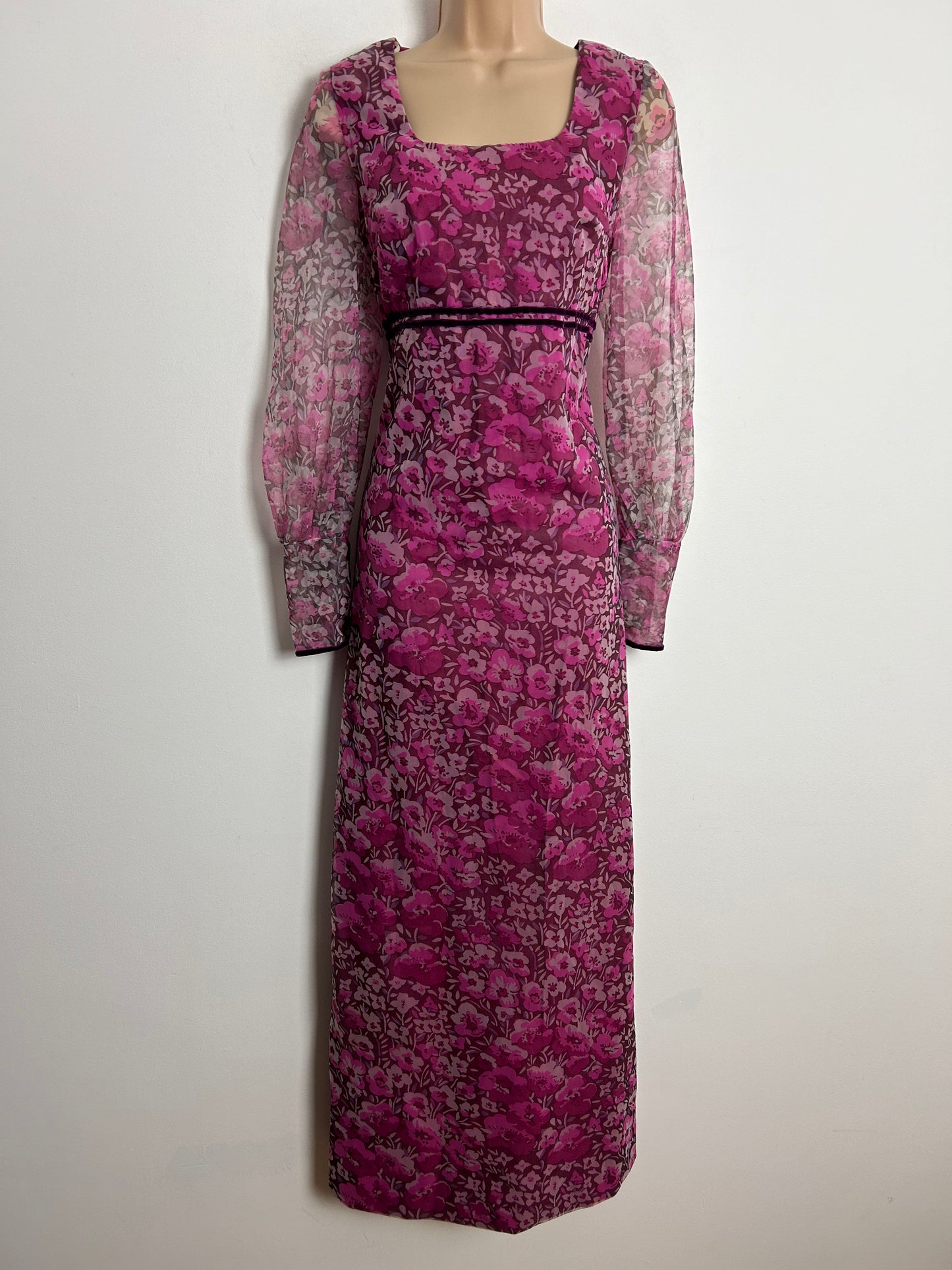 Vintage 1970s UK Size 8 Plum & Pink Tones Floral Print Long Sleeve Boho Maxi Dress