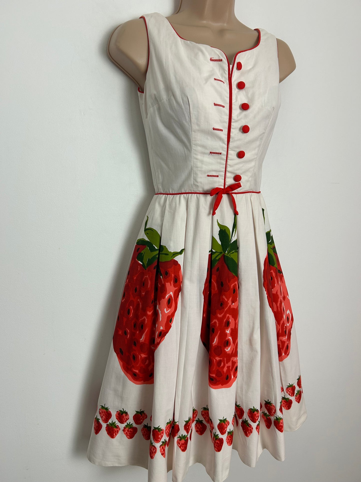 Vintage 1950s BLANES Size 6 AMAZING Cream & Red Strawberry Print Cotton Belted Pleated Dress