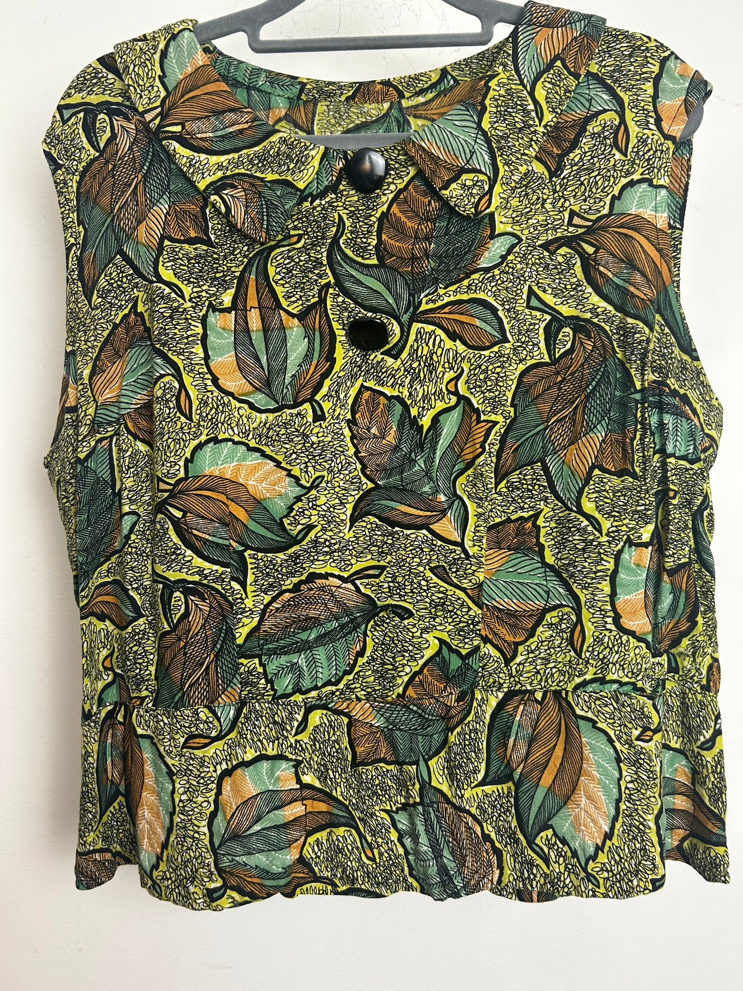 Vintage 1950s Size 14 Green & Brown Tones Leaf Print Sleeveless Collared Top