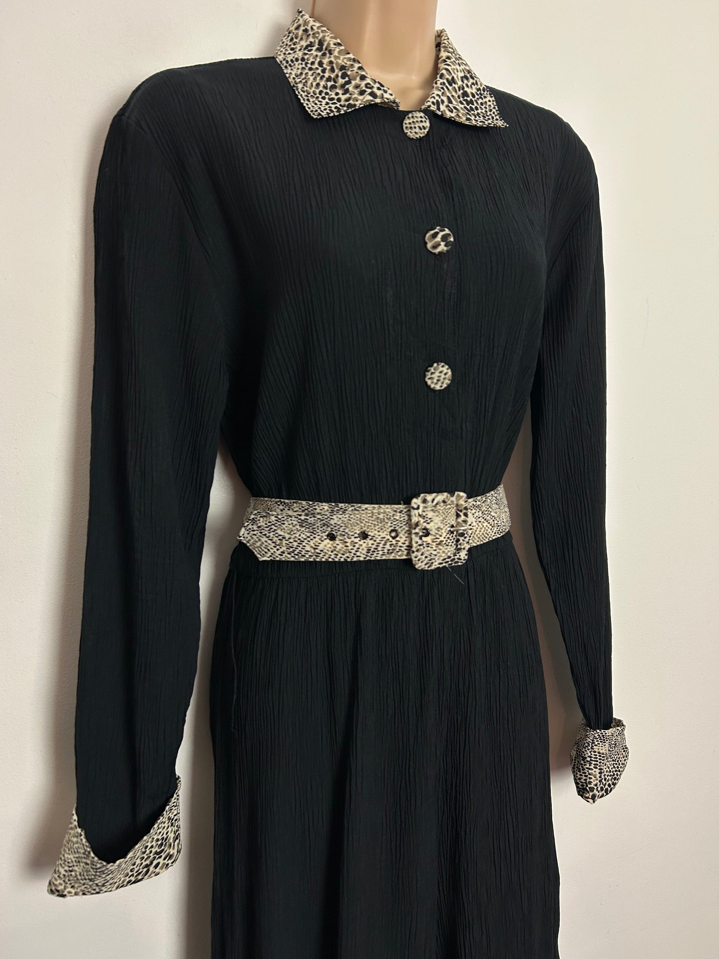 American Vintage 1980s VISAGE UK Size 12-14 Black Crinkle Fabric Leopard Print Contrast Belted Jumpsuit