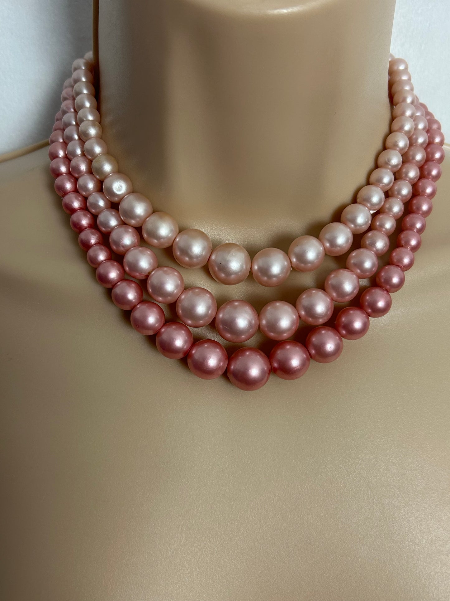Vintage 1960s Pink Tones Plastic Bead Triple Strand Choker Necklace