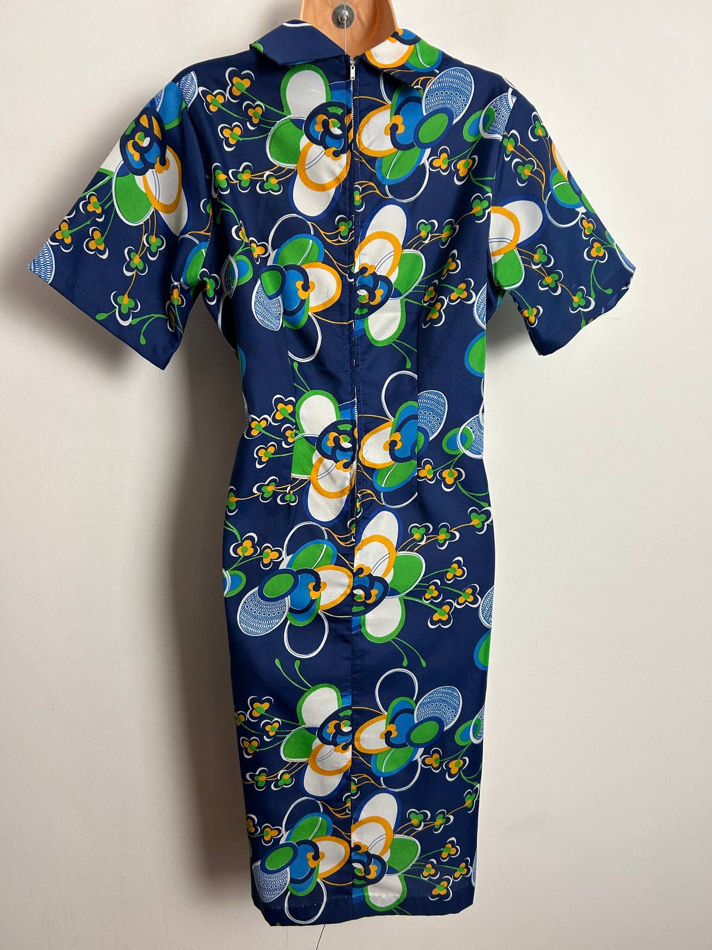 Vintage 1960s CO-OP UK Size 16 Navy Blue White Orange & Green Floral Scarf Neck Mod Shift Dress