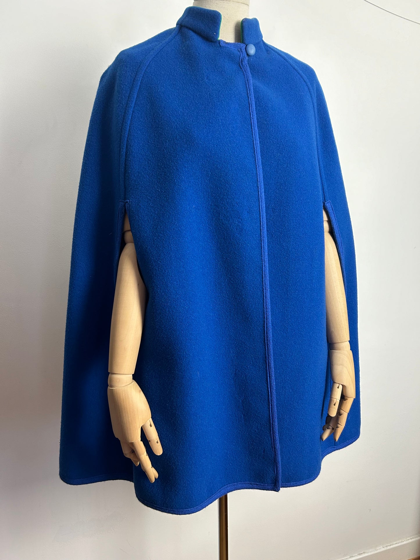Vintage 1960s UK Size 8-10 Fabulous Green & Blue Reversible Wool Cape/Poncho