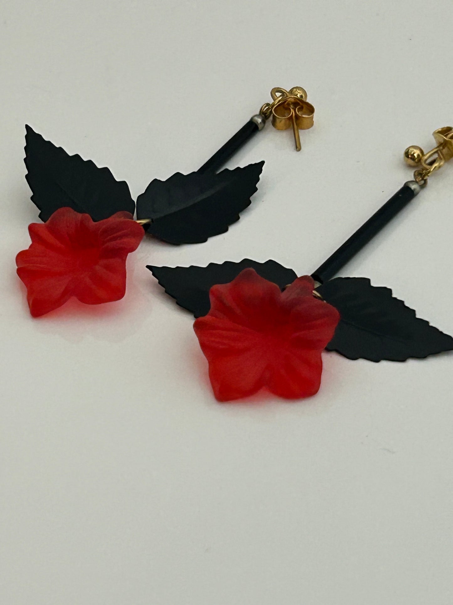 Vintage Black & Red Flower & Leaf Long Barrel Bead Drop Earrings