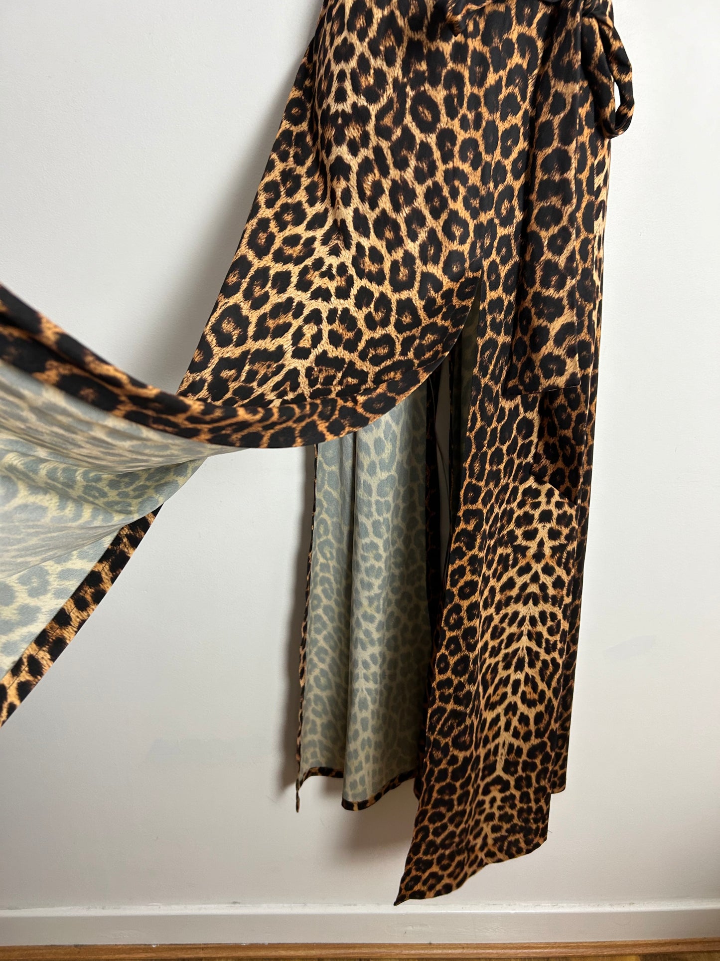 Vintage Early 1980s UK Size 14-16 Black & Tan Leopard Print Cap Sleeve Belted Split Panel Maxi Dress