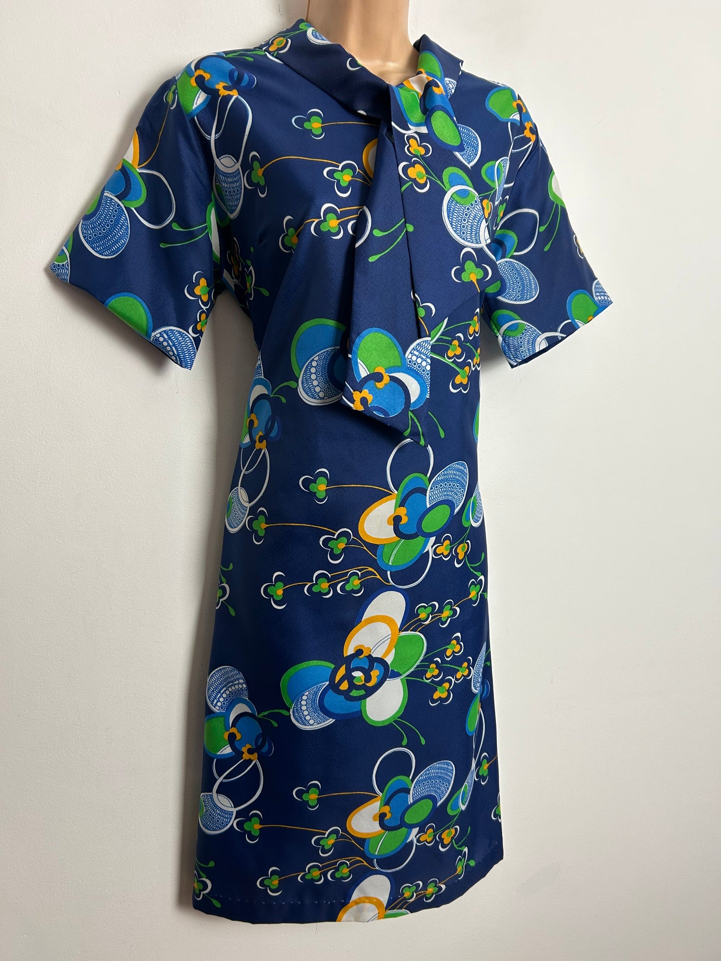 Vintage 1960s CO-OP UK Size 16 Navy Blue White Orange & Green Floral Scarf Neck Mod Shift Dress