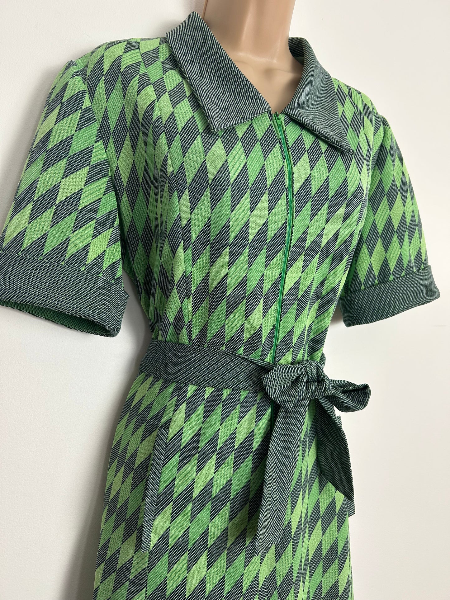 Vintage 1970s Size 14 Green & Navy Blue Diamond Print Short Sleeve Belted Fit & Flare Mod Day Dress